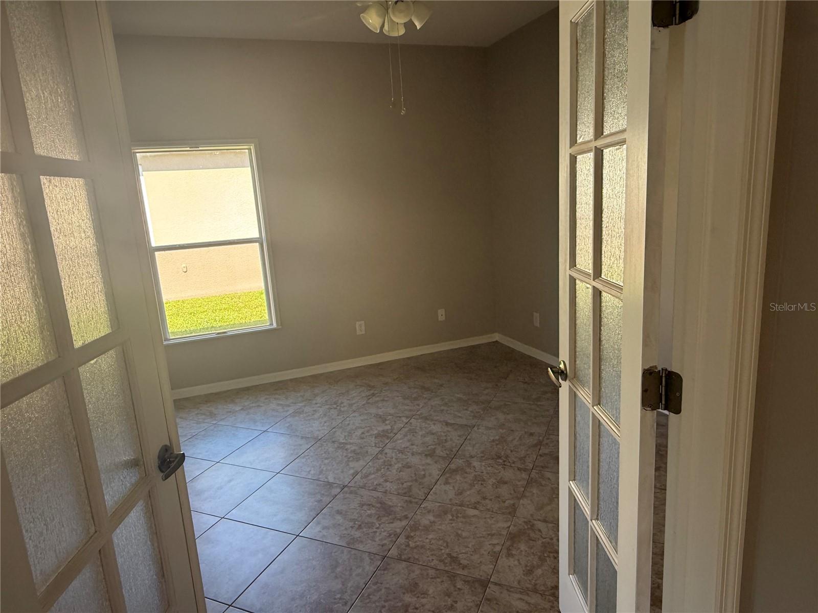 WATERS EDGE 03 - Residential