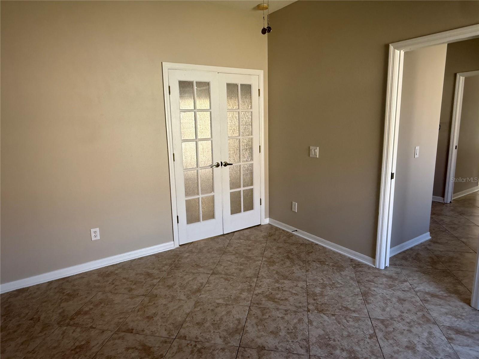 WATERS EDGE 03 - Residential