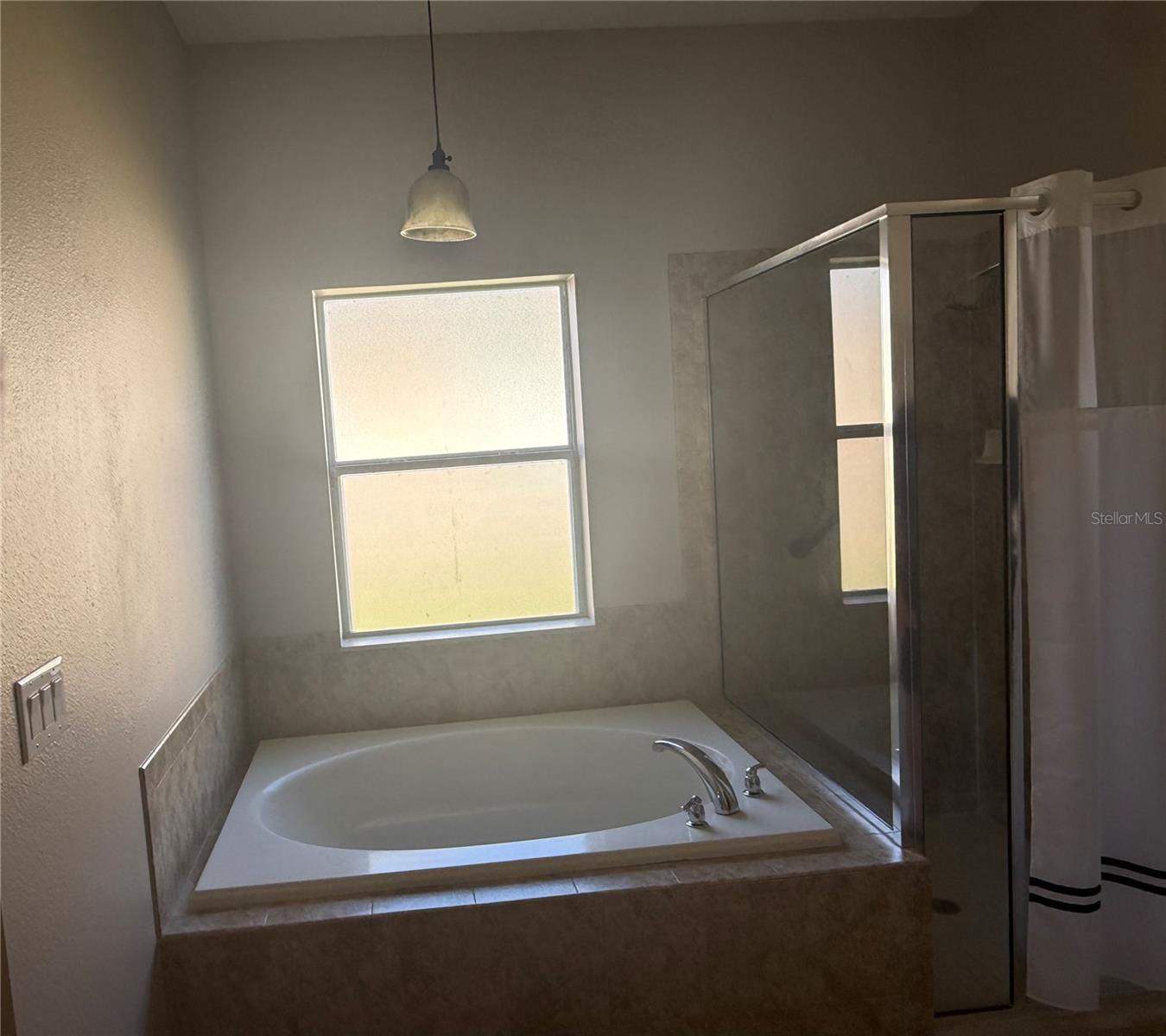 WATERS EDGE 03 - Residential