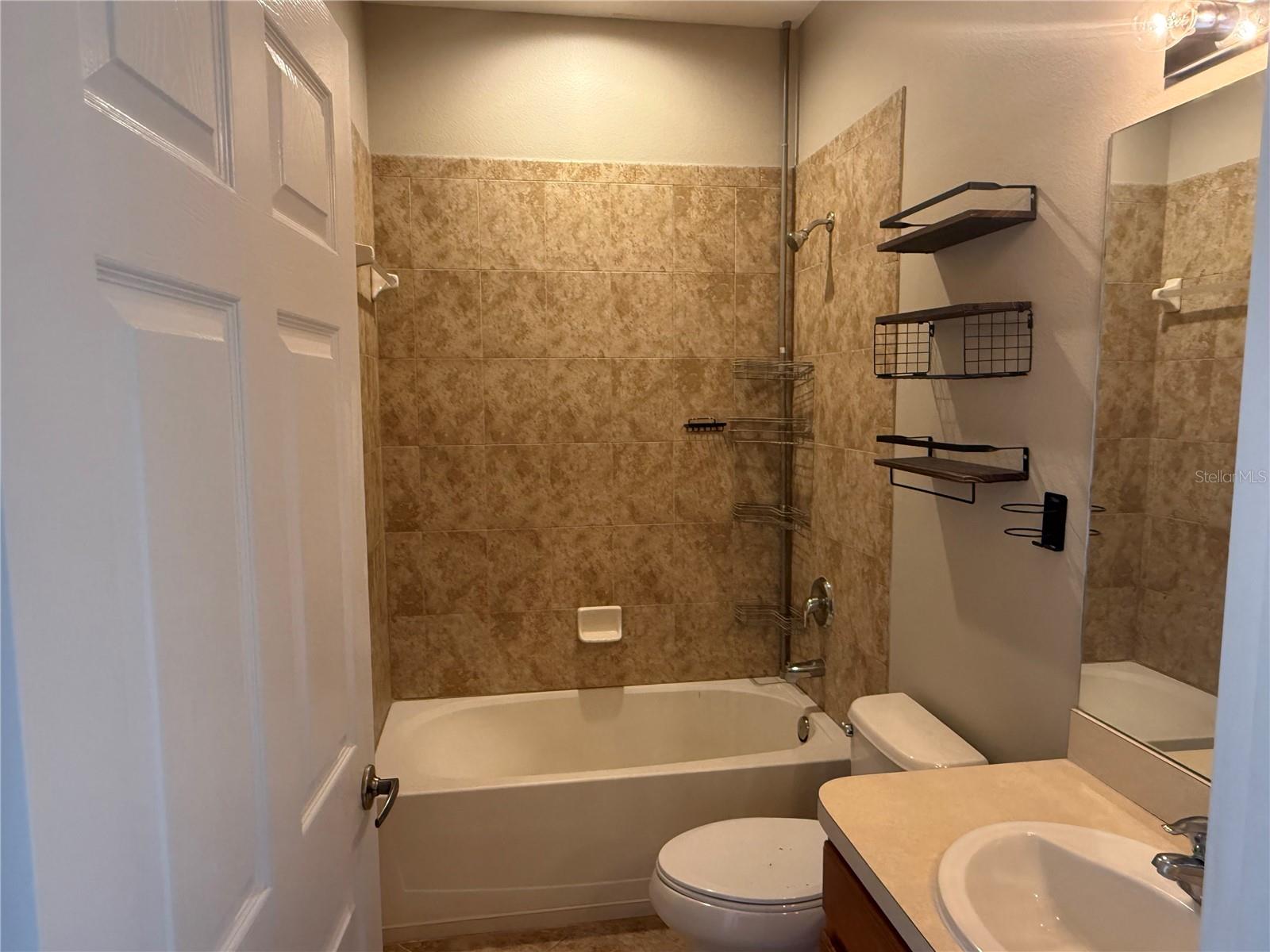 WATERS EDGE 03 - Residential