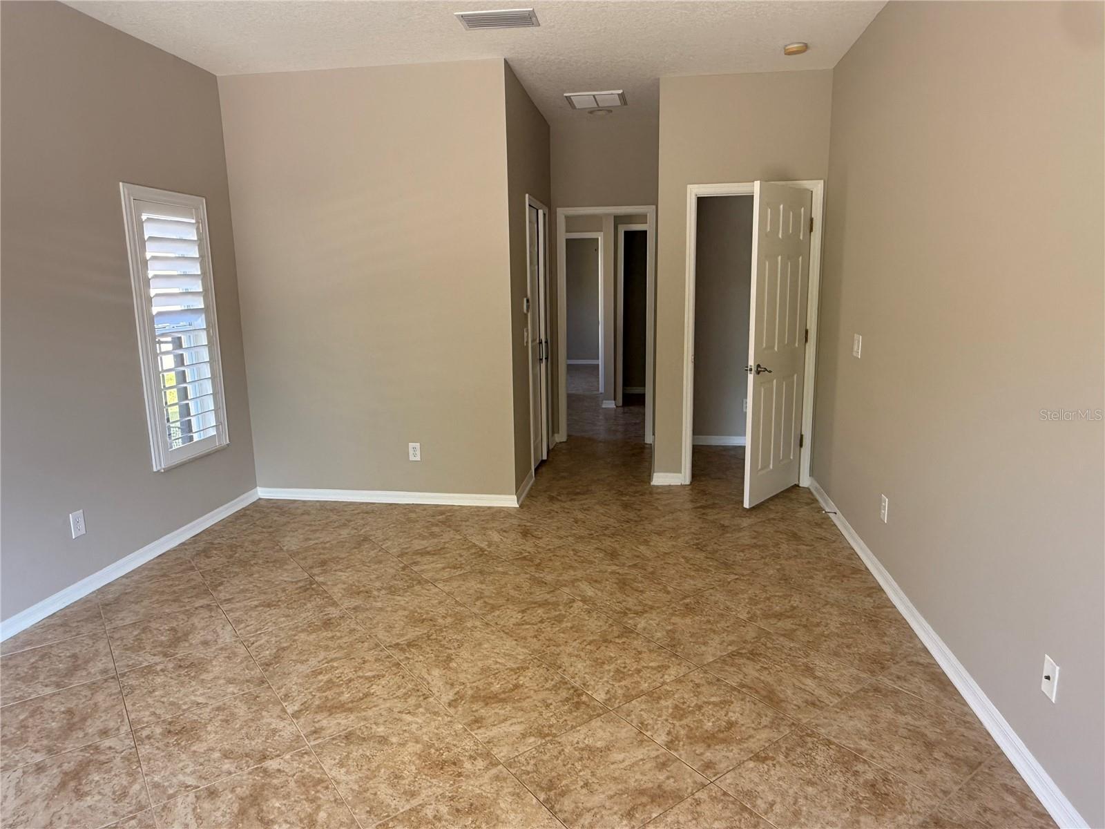 WATERS EDGE 03 - Residential