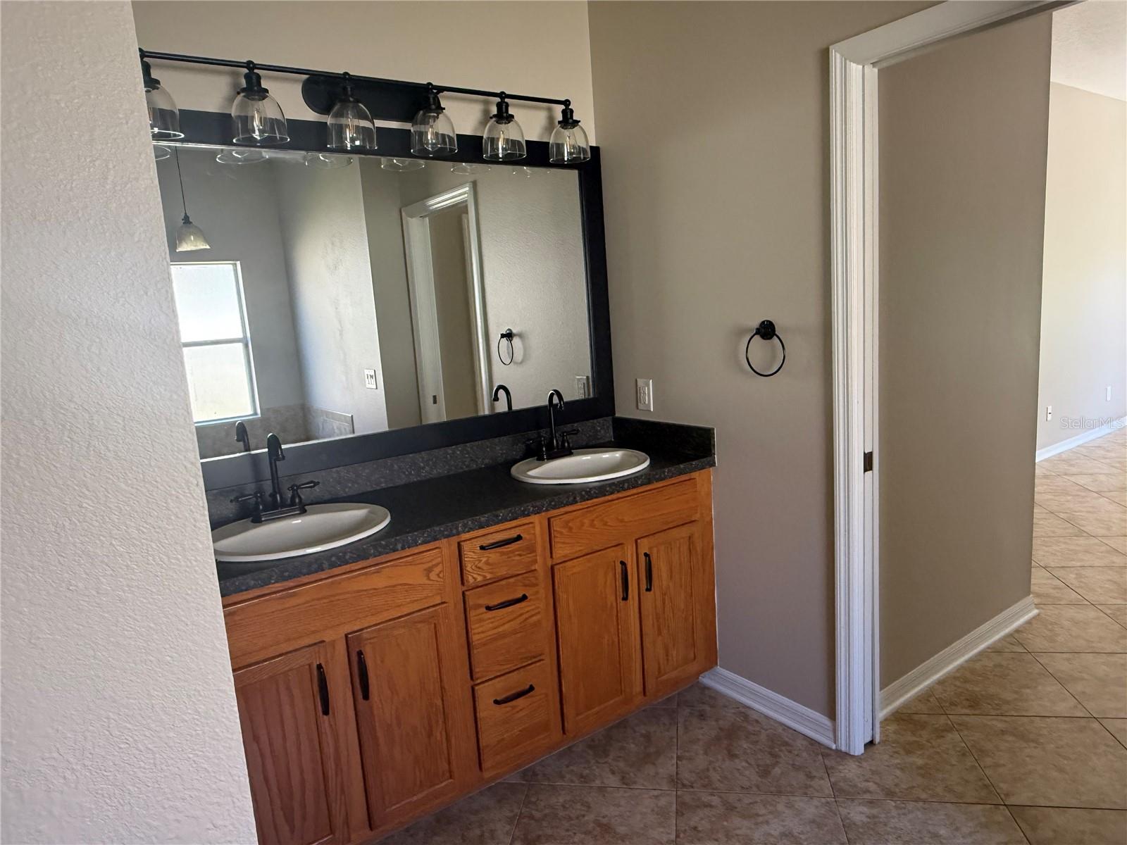 WATERS EDGE 03 - Residential