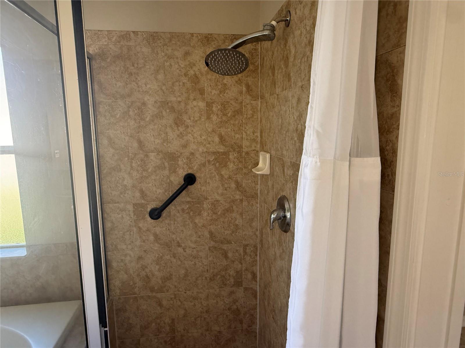 WATERS EDGE 03 - Residential