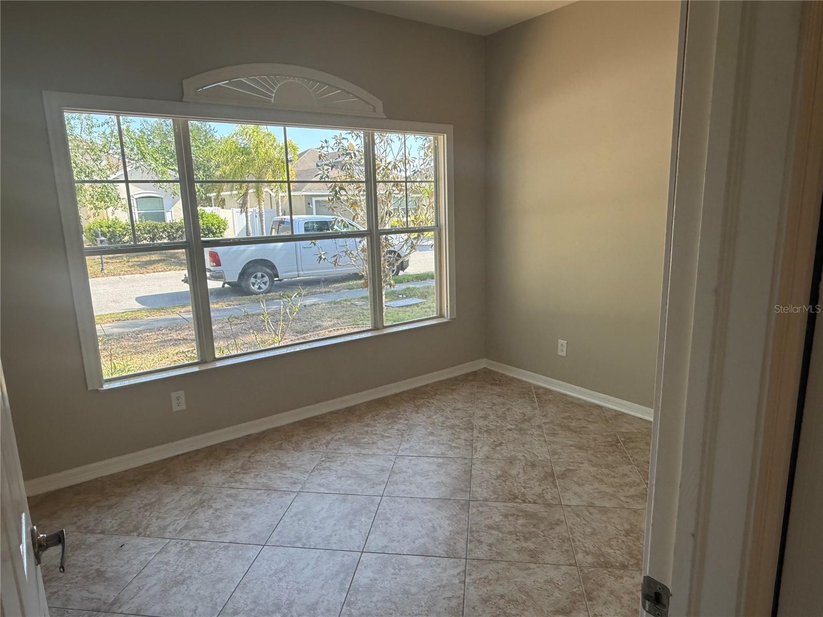 WATERS EDGE 03 - Residential