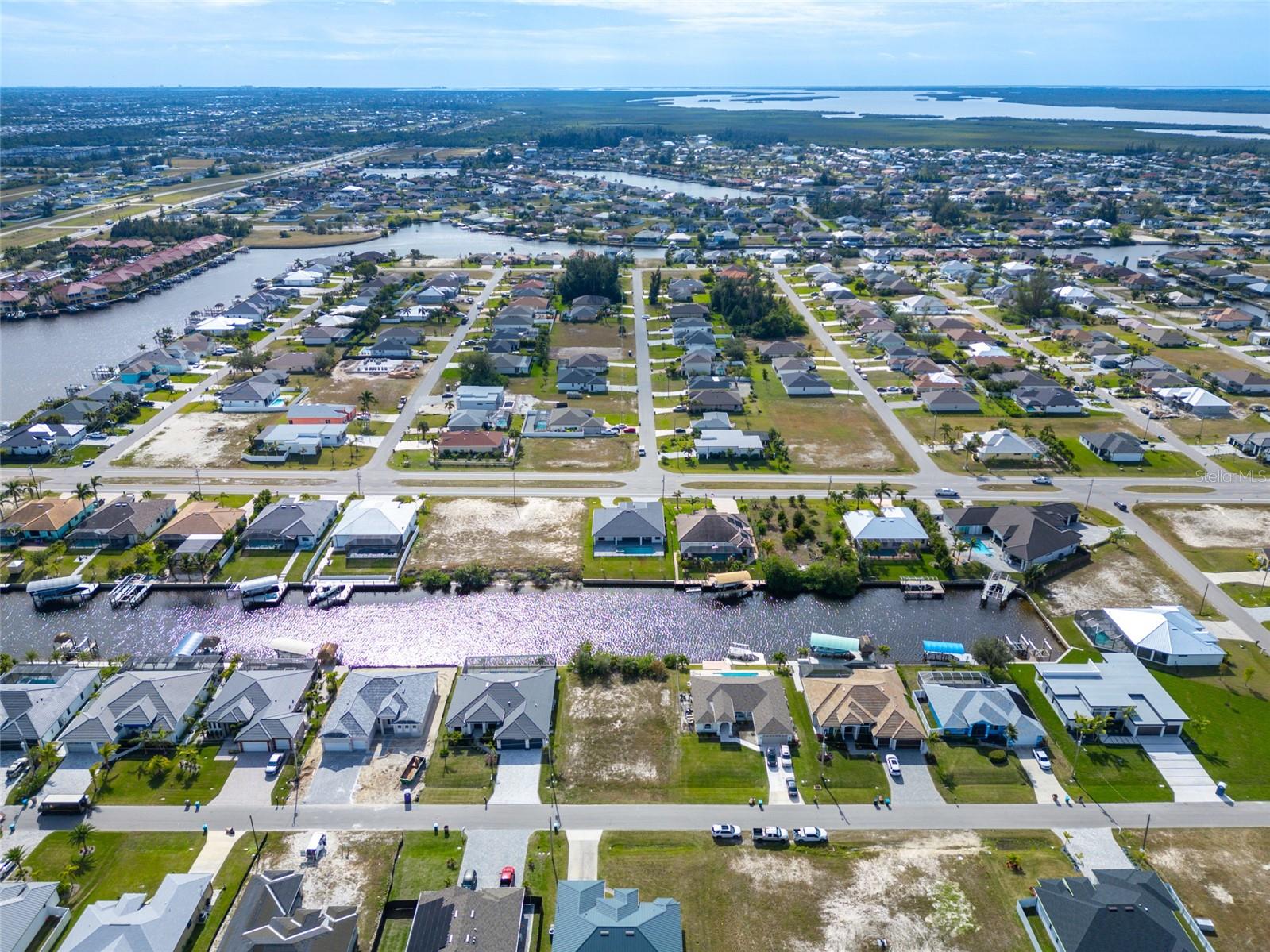 CAPE CORAL - Land