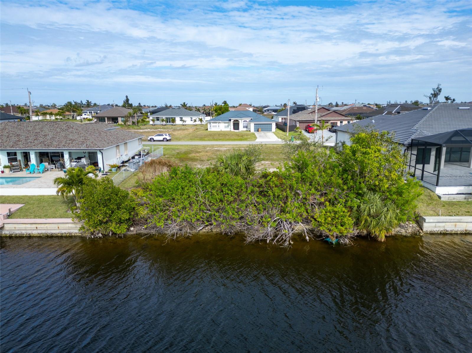 CAPE CORAL - Land