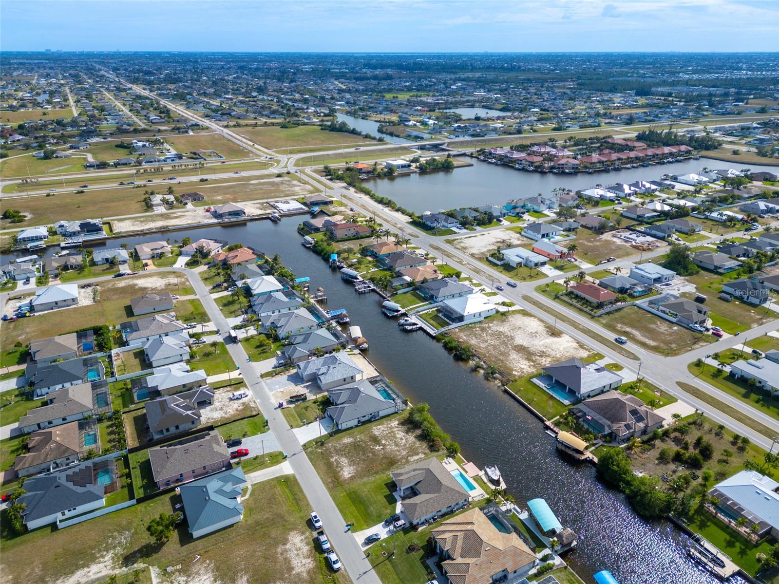 CAPE CORAL - Land