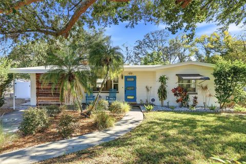 Photo of 2102 W Kirby Circle, Tampa, FL 33604 (MLS # TB8461485)