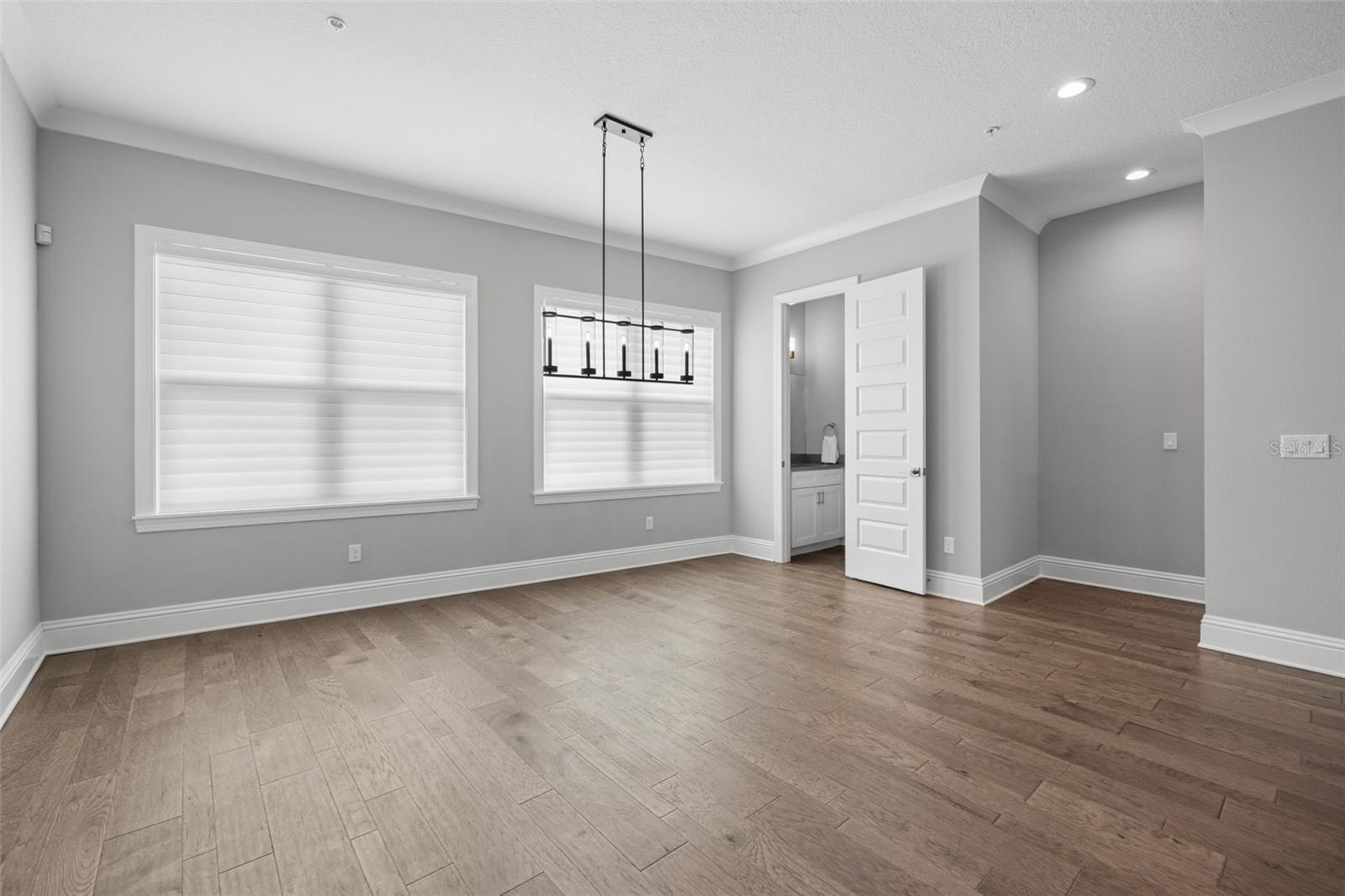 5TH AVE TWNHMS - Residential