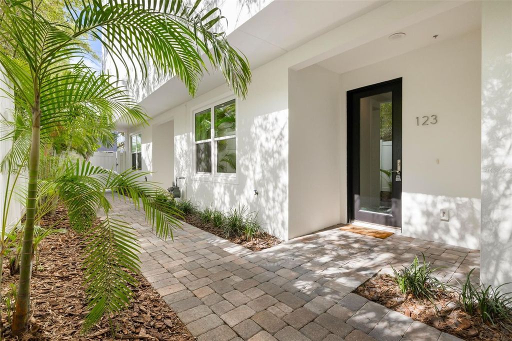 Photo of 123 5th Avenue N, St Petersburg, FL 33701 (MLS # TB8446848)