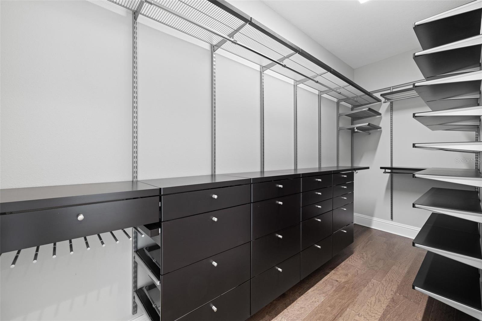 5TH AVE TWNHMS - Residential