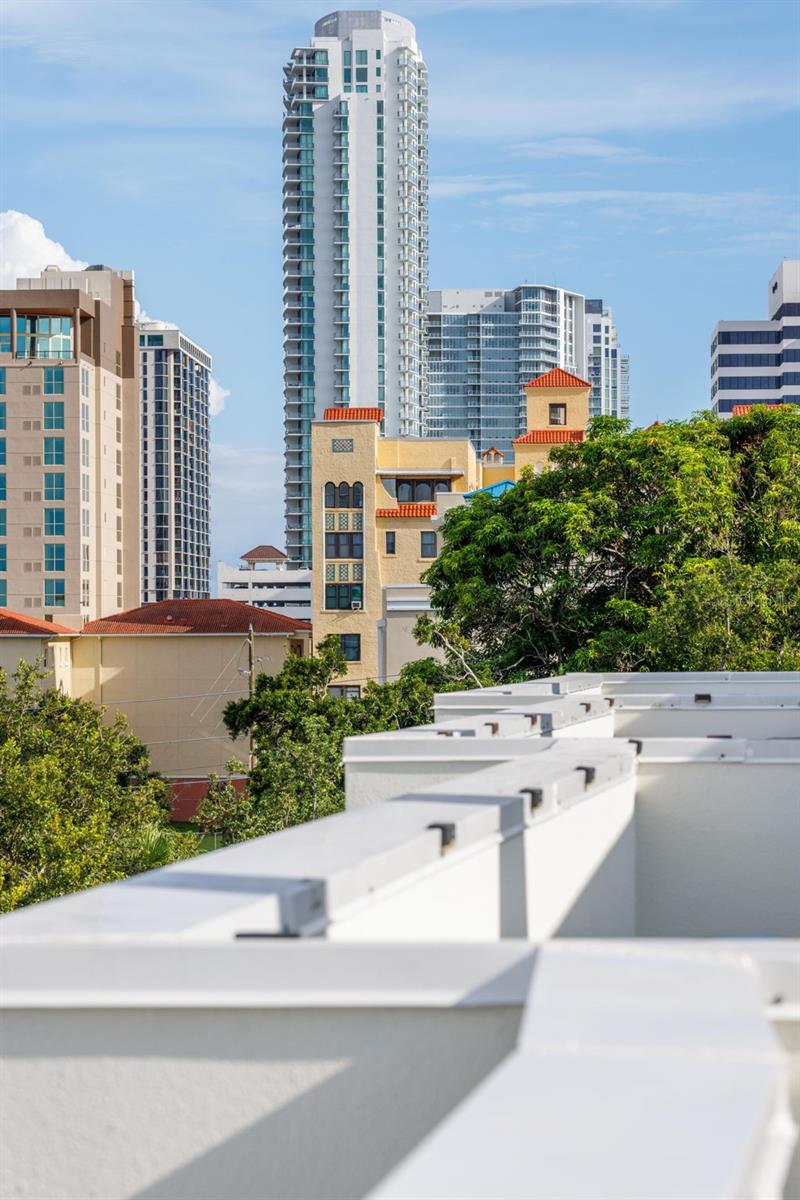 5TH AVE TWNHMS - Residential