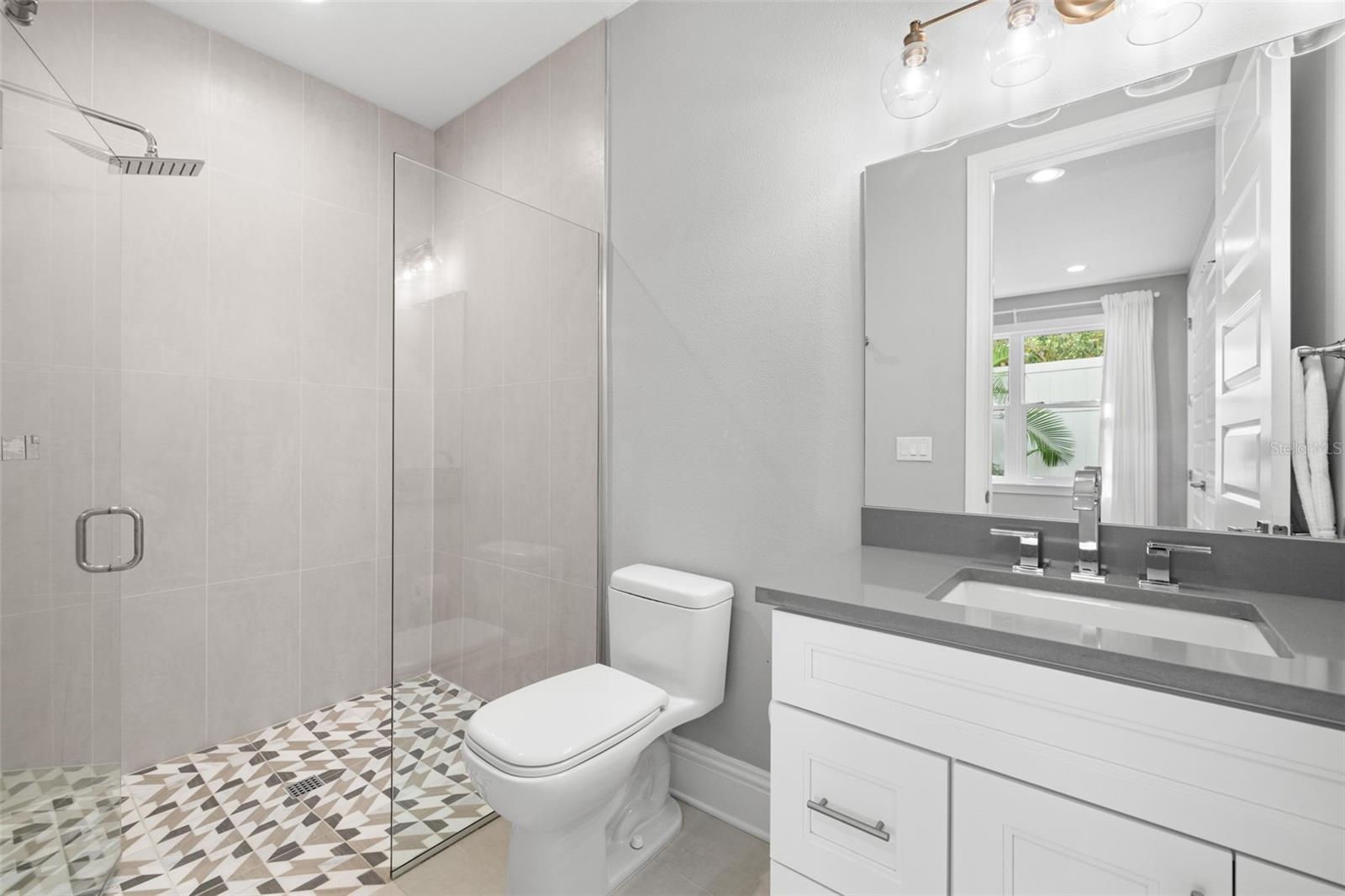 5TH AVE TWNHMS - Residential