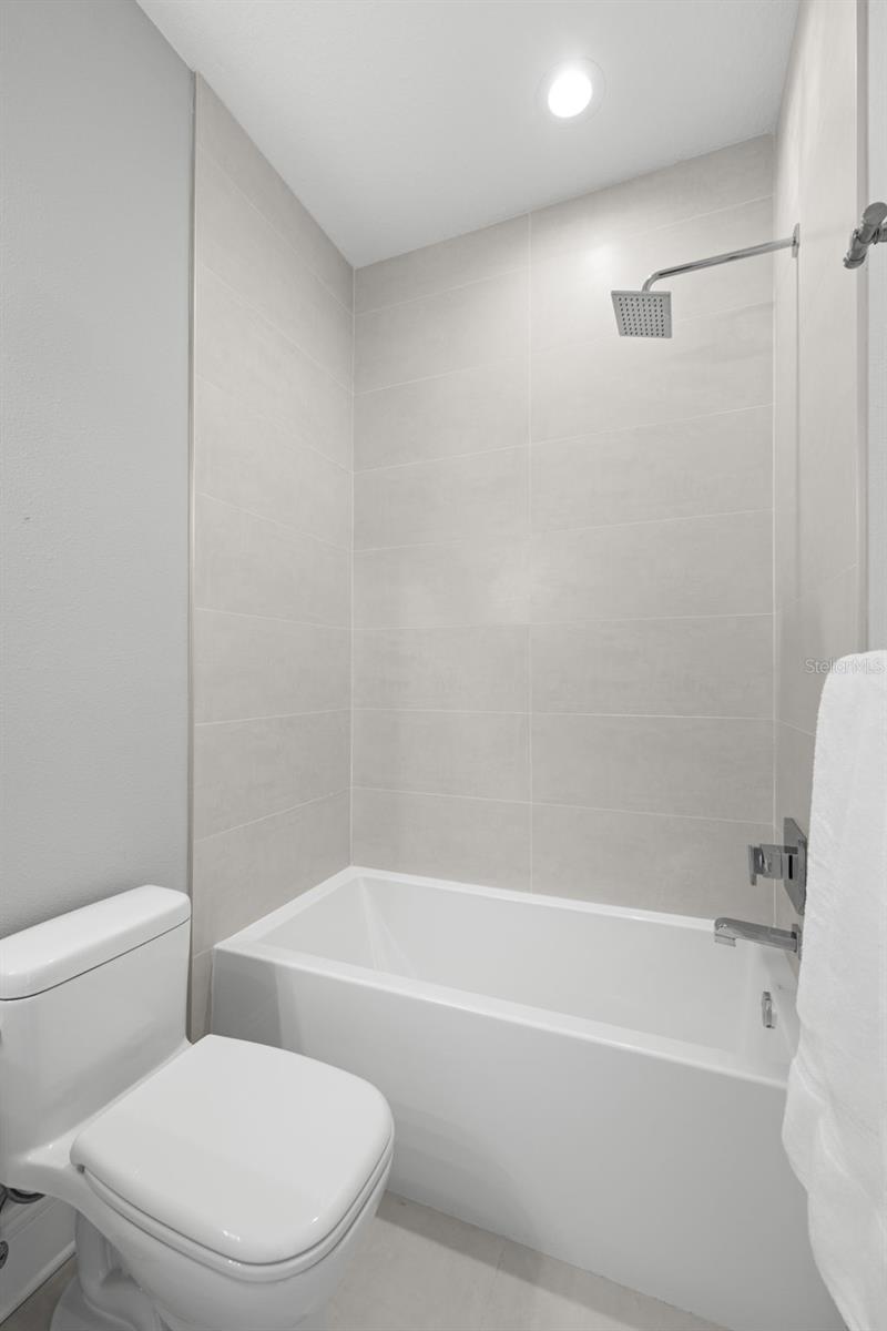 5TH AVE TWNHMS - Residential