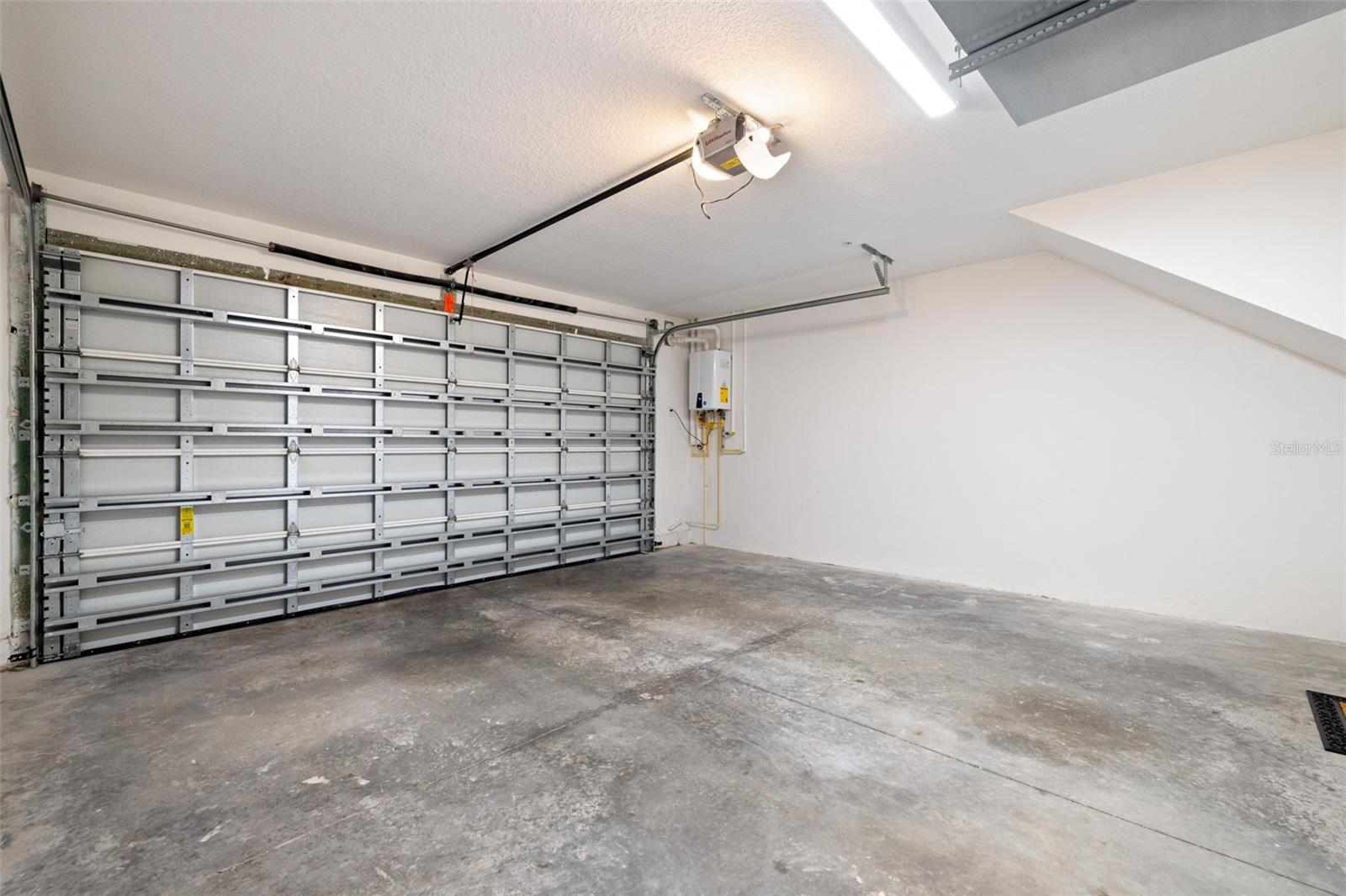 5TH AVE TWNHMS - Residential