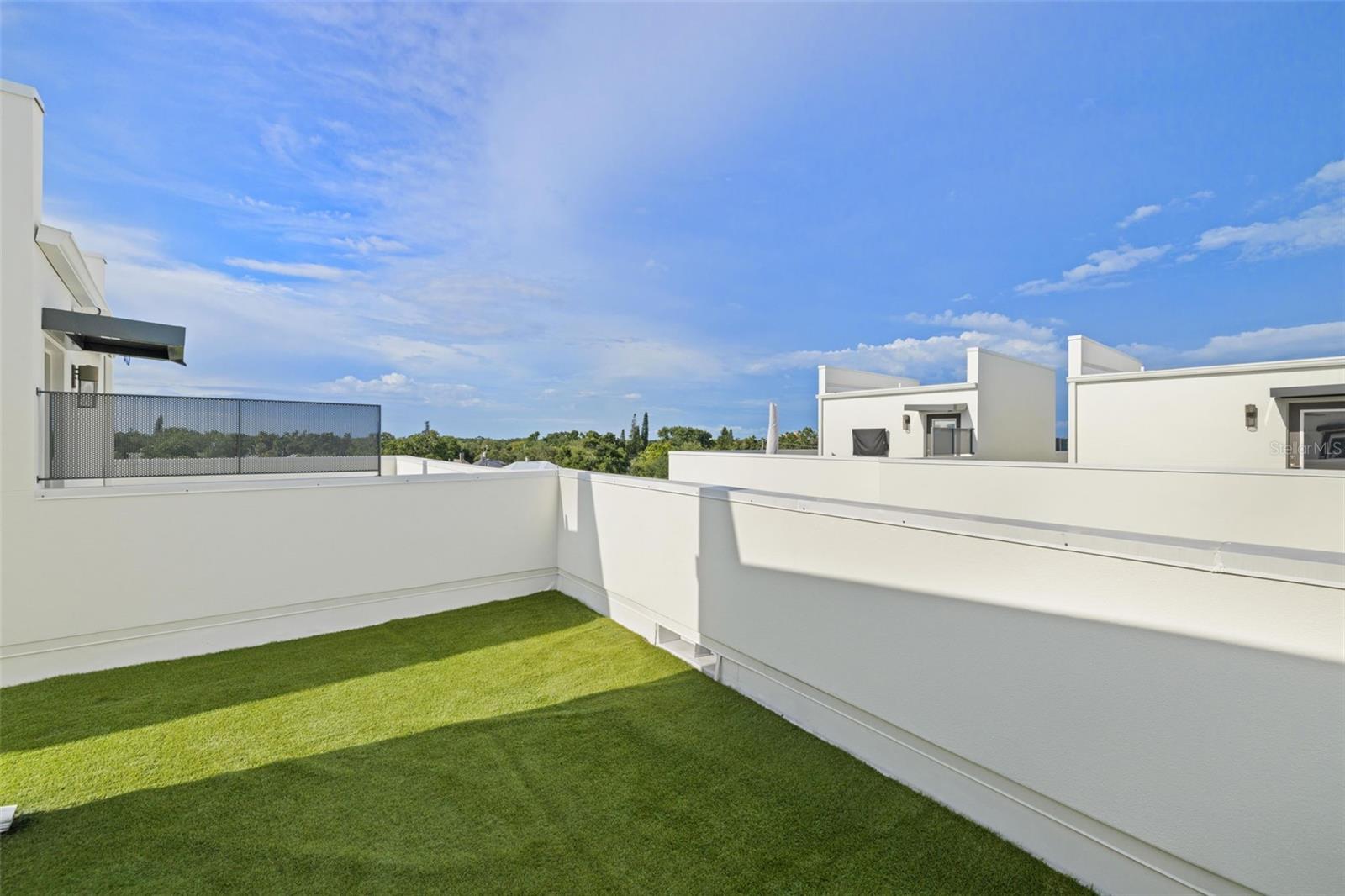 5TH AVE TWNHMS - Residential