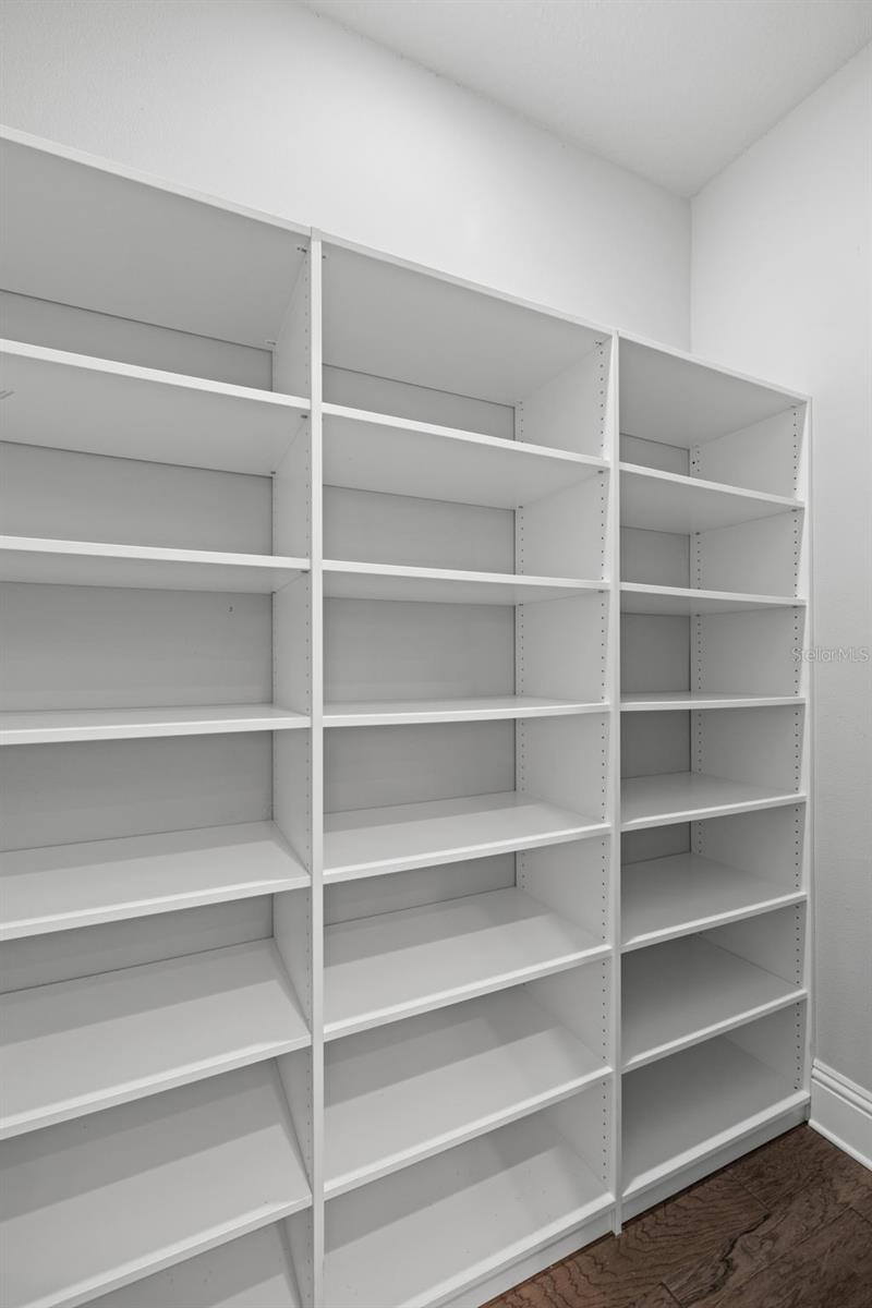 5TH AVE TWNHMS - Residential