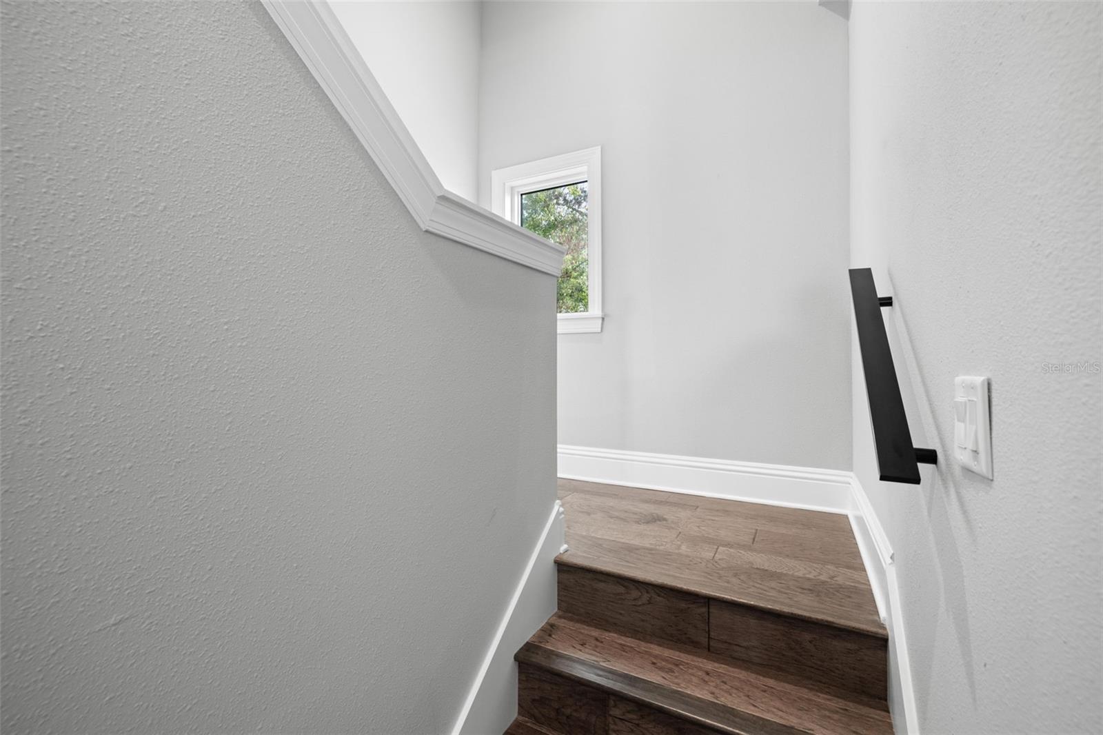 5TH AVE TWNHMS - Residential