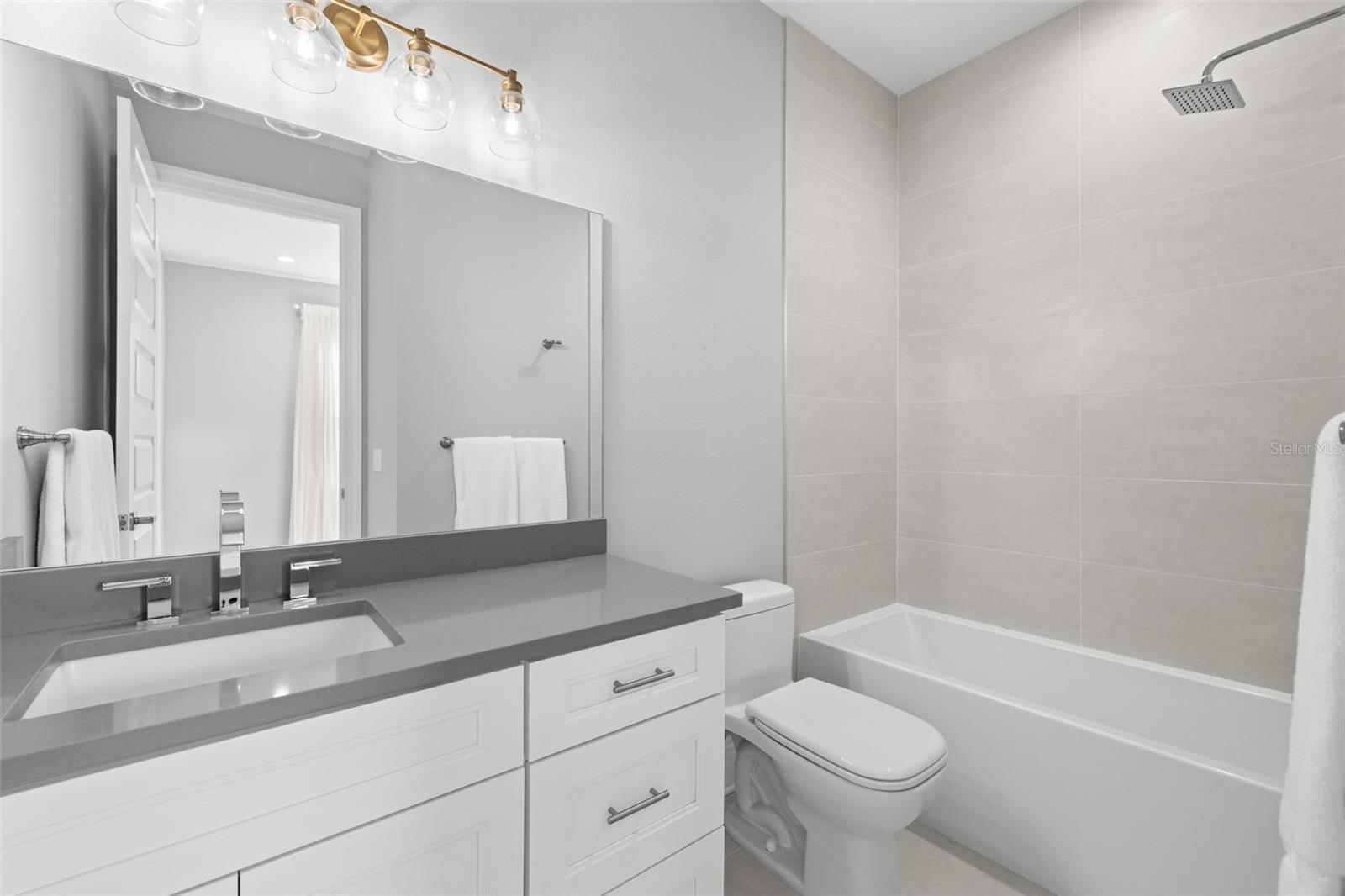 5TH AVE TWNHMS - Residential