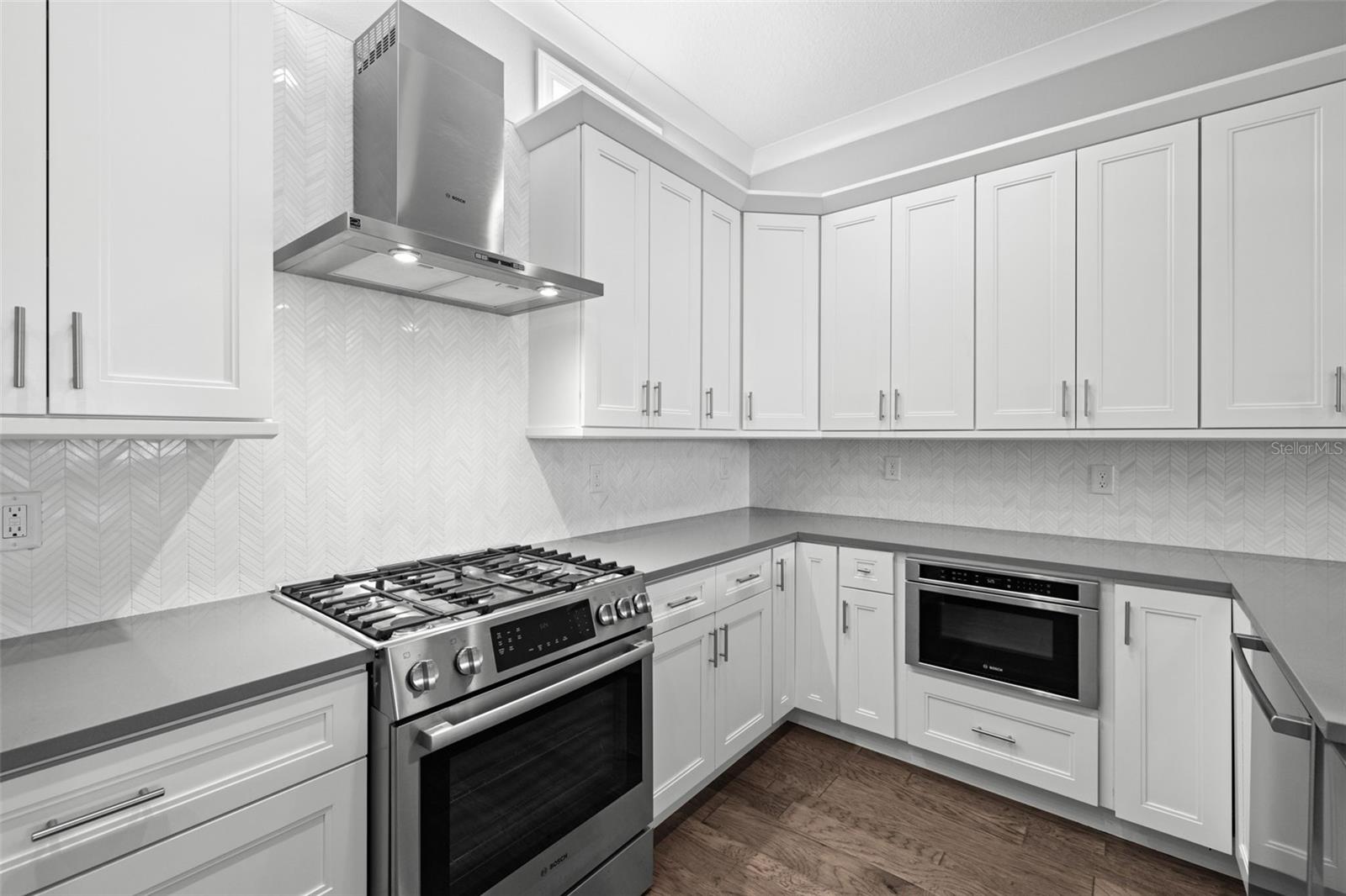 5TH AVE TWNHMS - Residential