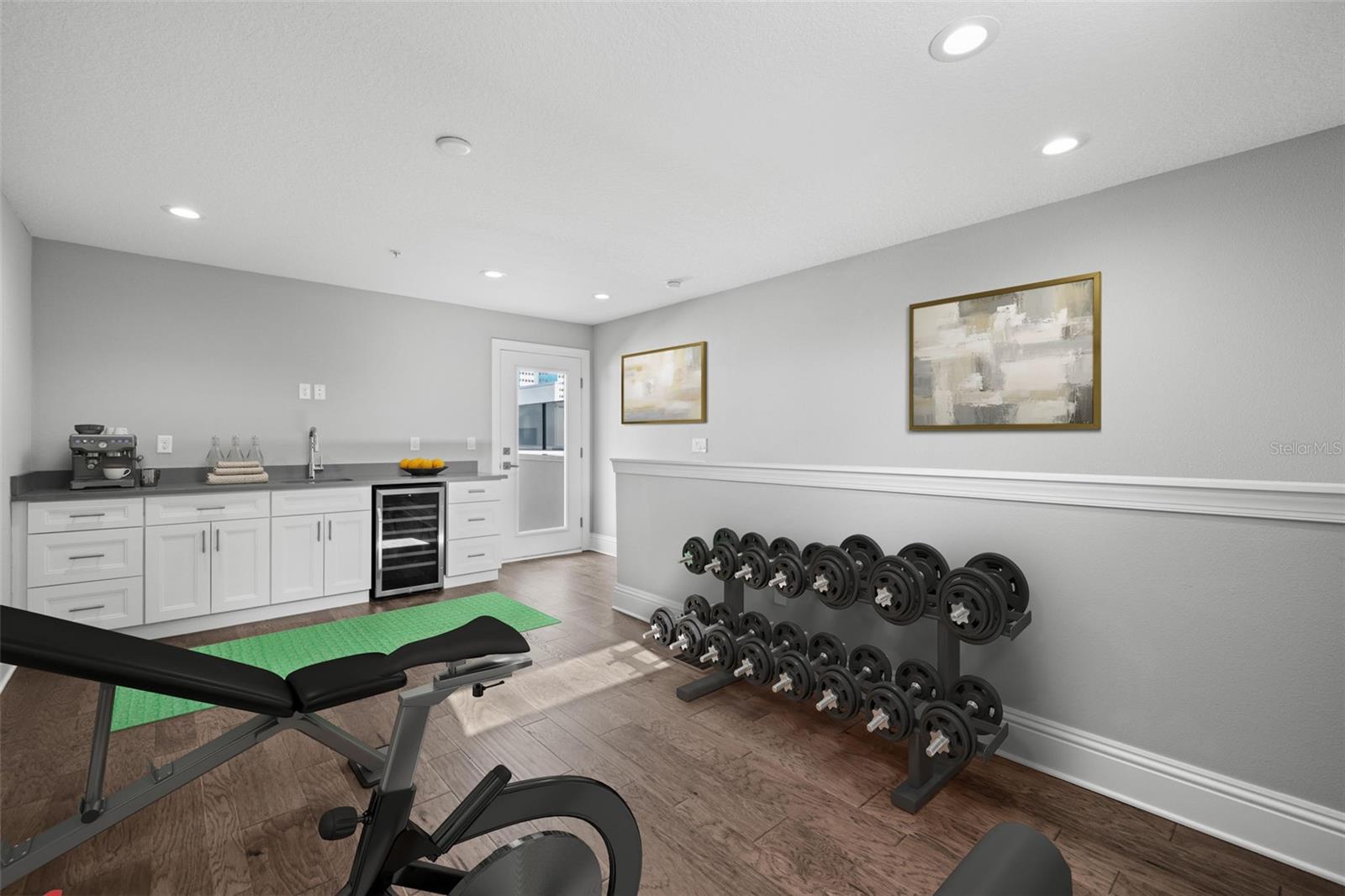 5TH AVE TWNHMS - Residential