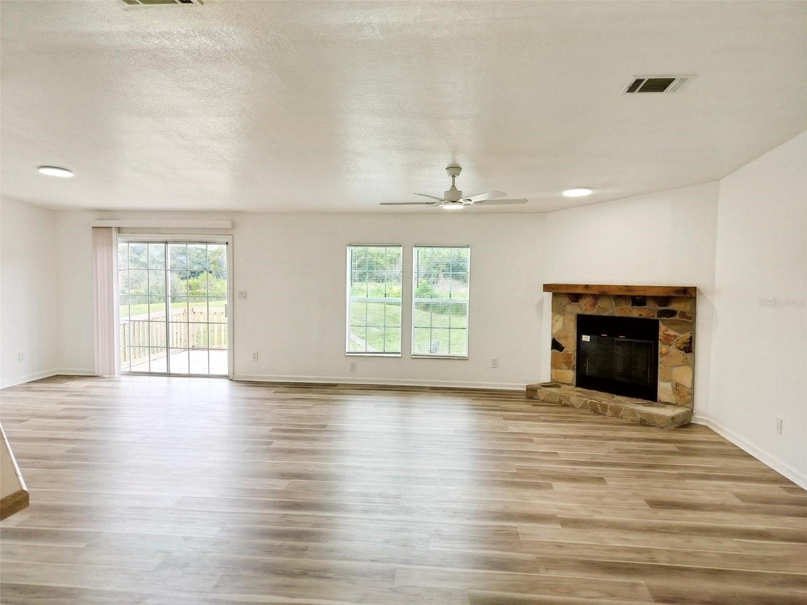 MEADOW VIEW OAKS - Residential