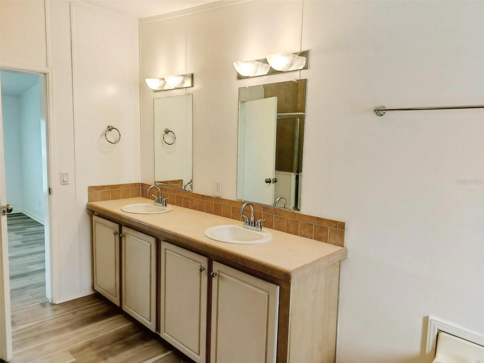 MEADOW VIEW OAKS - Residential