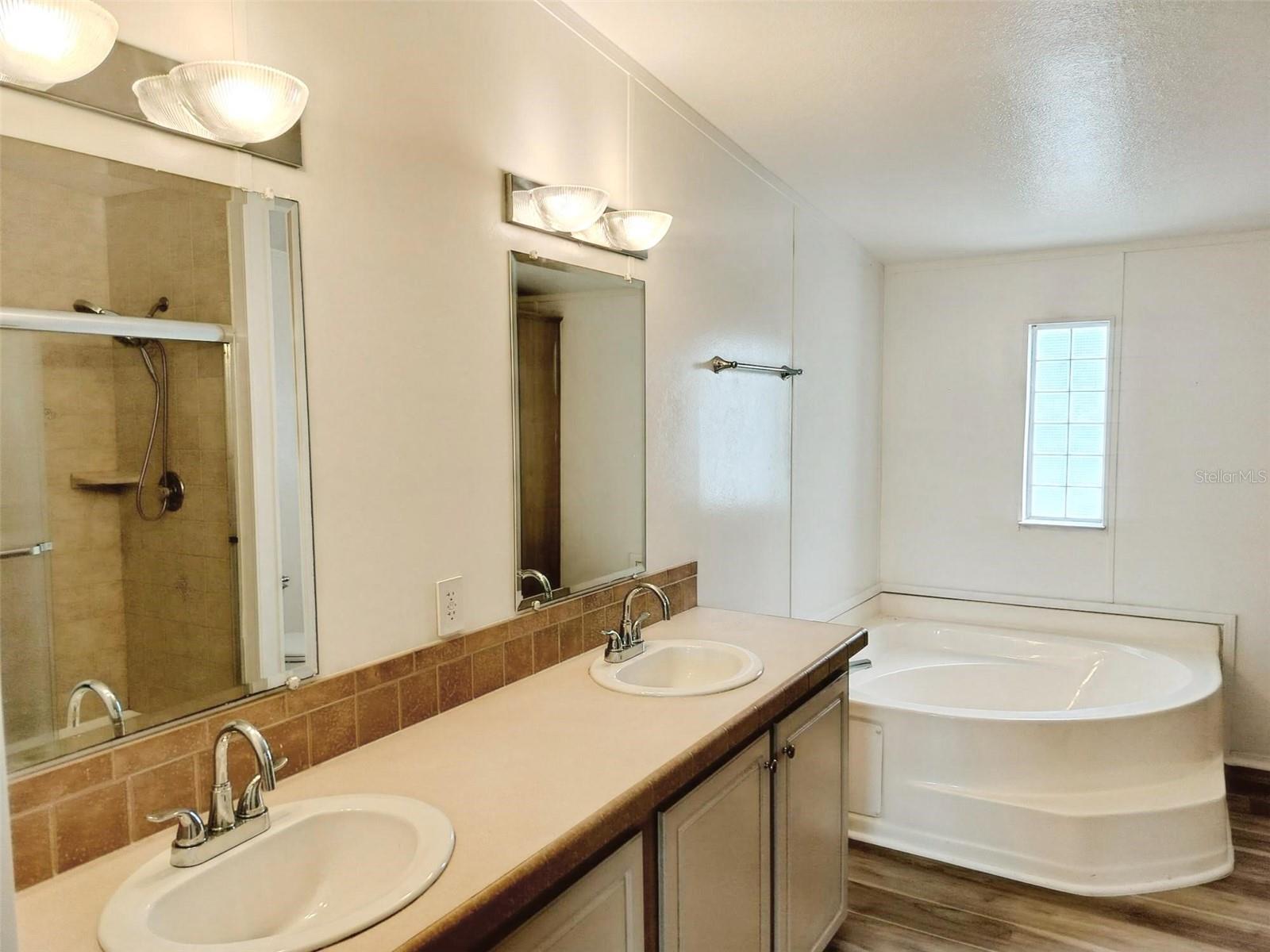 MEADOW VIEW OAKS - Residential