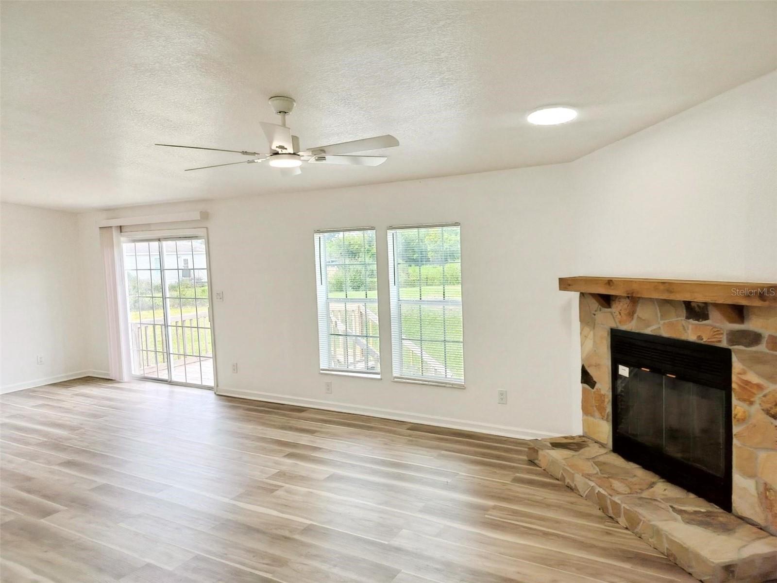 MEADOW VIEW OAKS - Residential