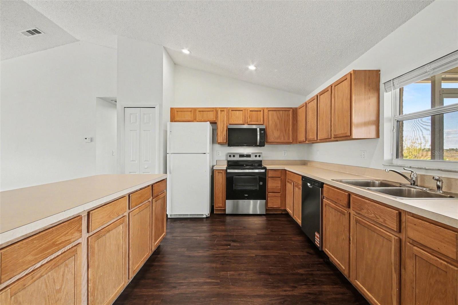 LEXINGTON ESTATES - Residential