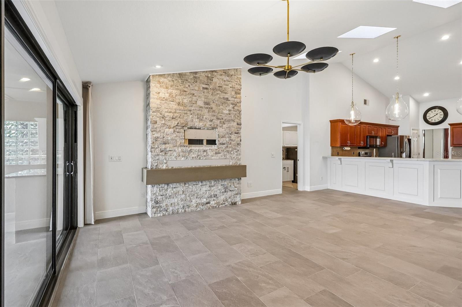 1113 HAWTHORNE COVE DRIVE
