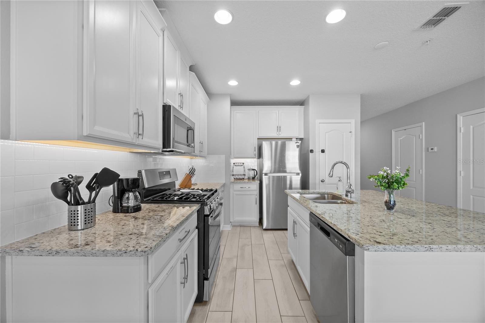 TOWNS AT WHITE CEDAR - Residential