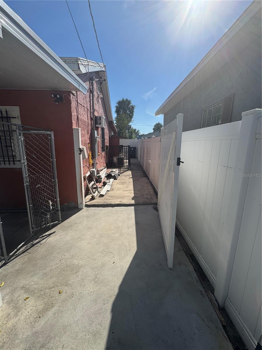 2312 W LA SALLE STREET