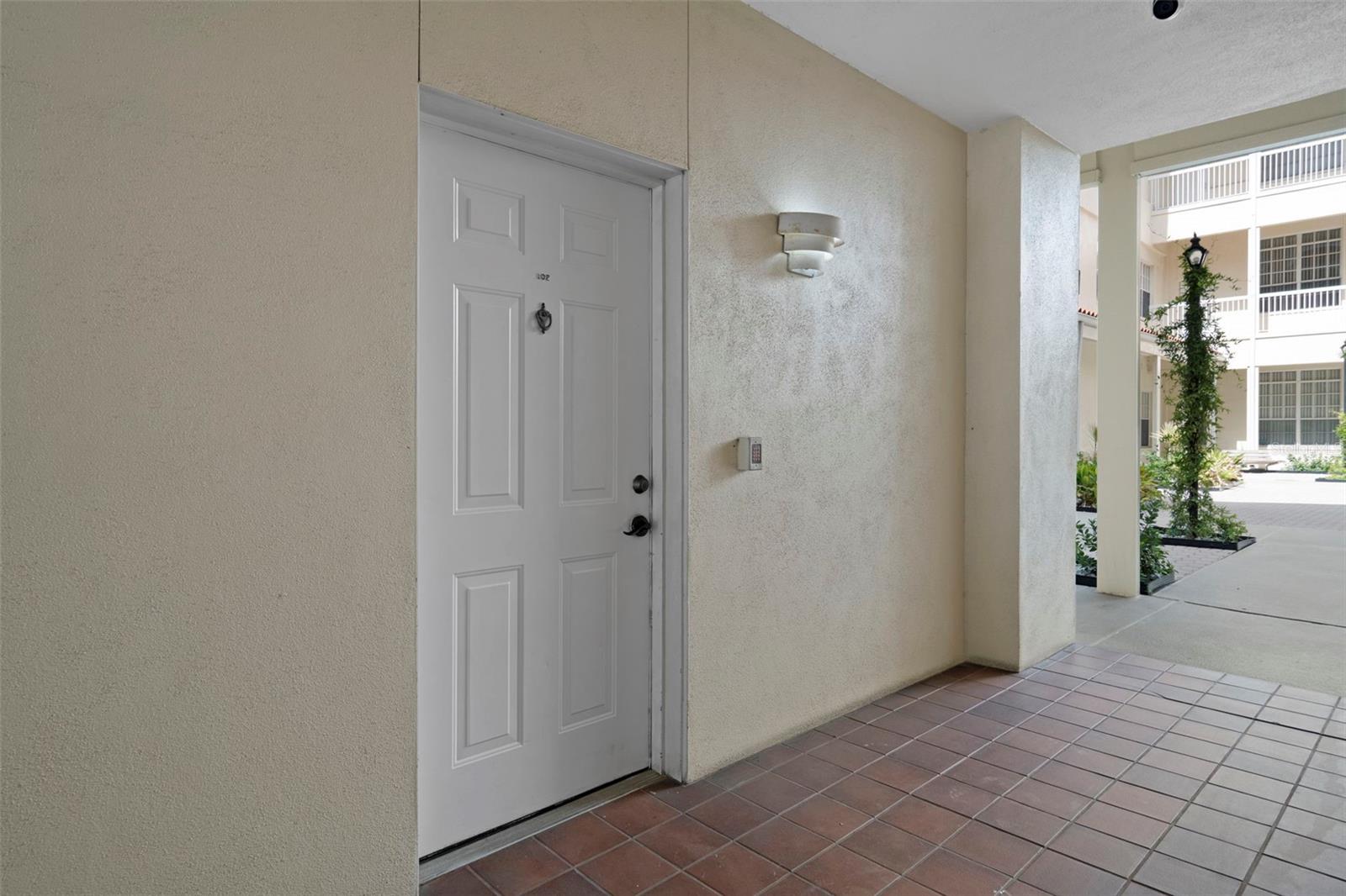 701 MIRROR LAKE DRIVE N 102