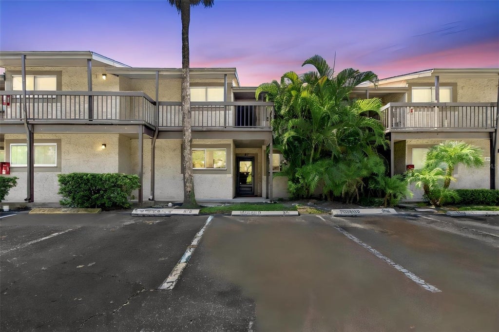 Photo of 6340 Newtown Circle #40A4, Tampa, FL 33615 (MLS # TB8553699)