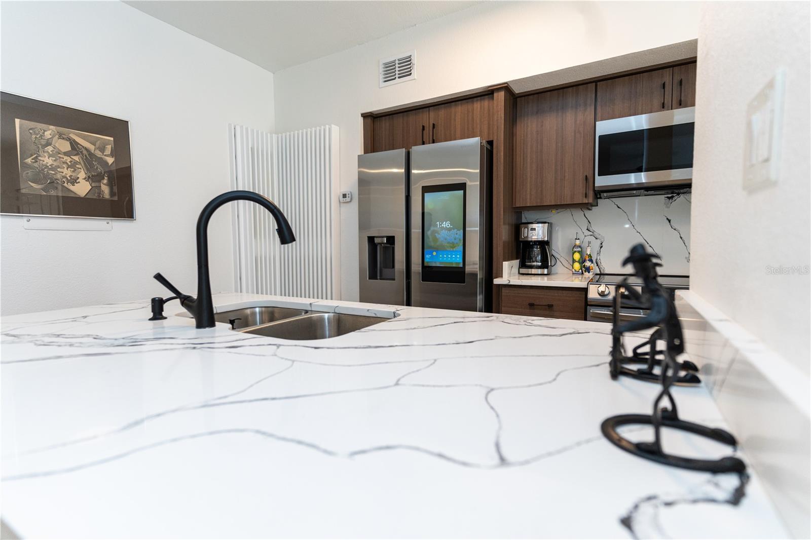 TOWNES SOUTHGATE CONDO TOWNE 02 - Residential