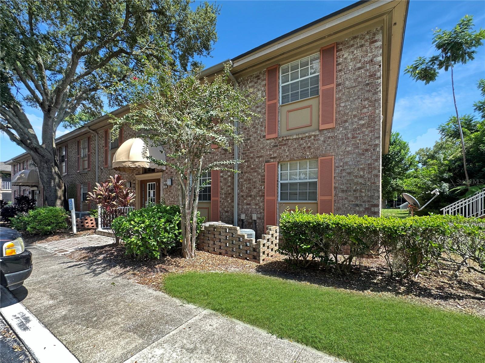 508 BANYON TREE CIRCLE 200
