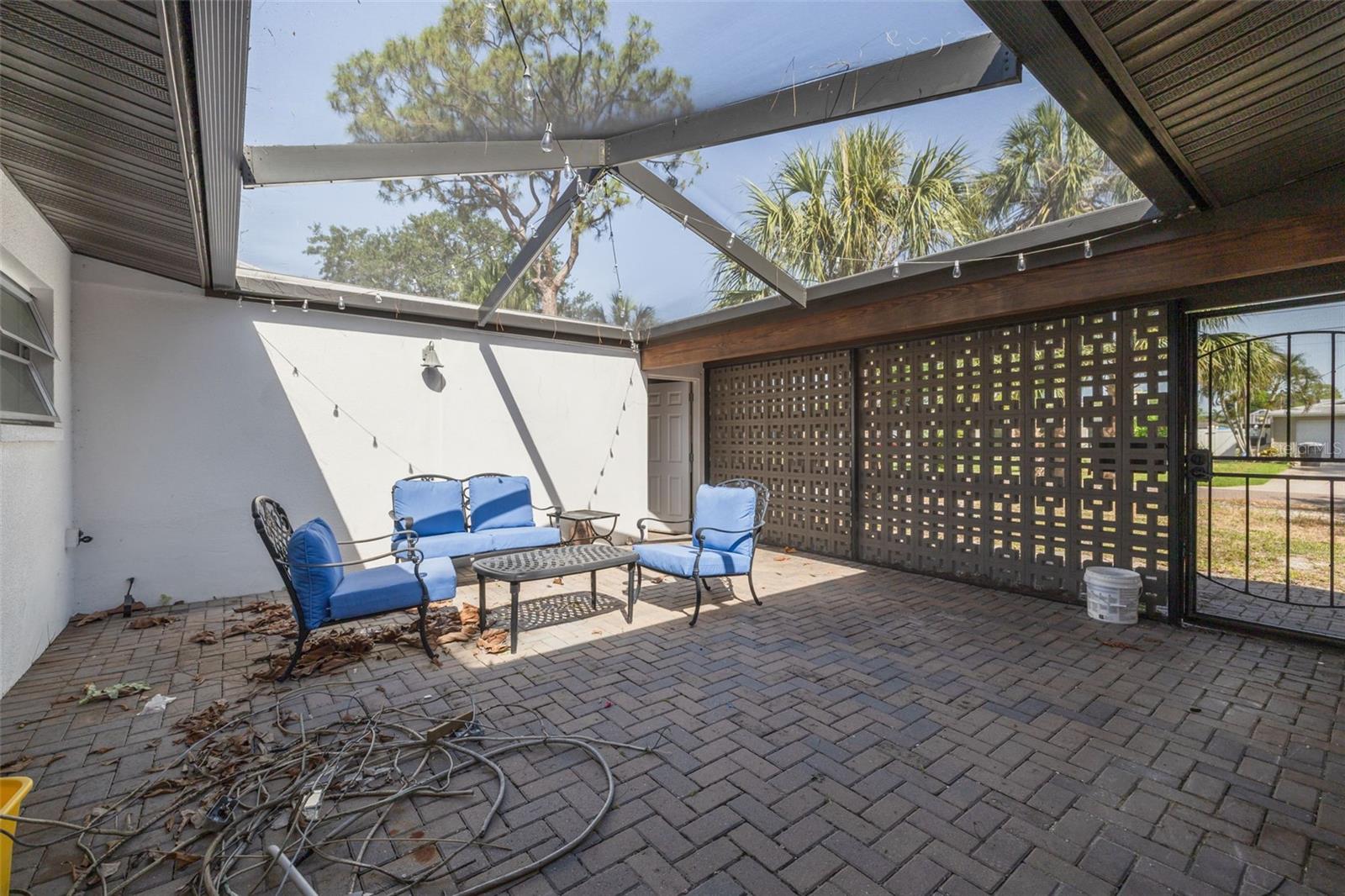 328 TALLAHASSEE DRIVE NE