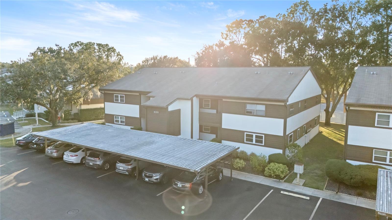 WOODTRAIL CONDO - Residential