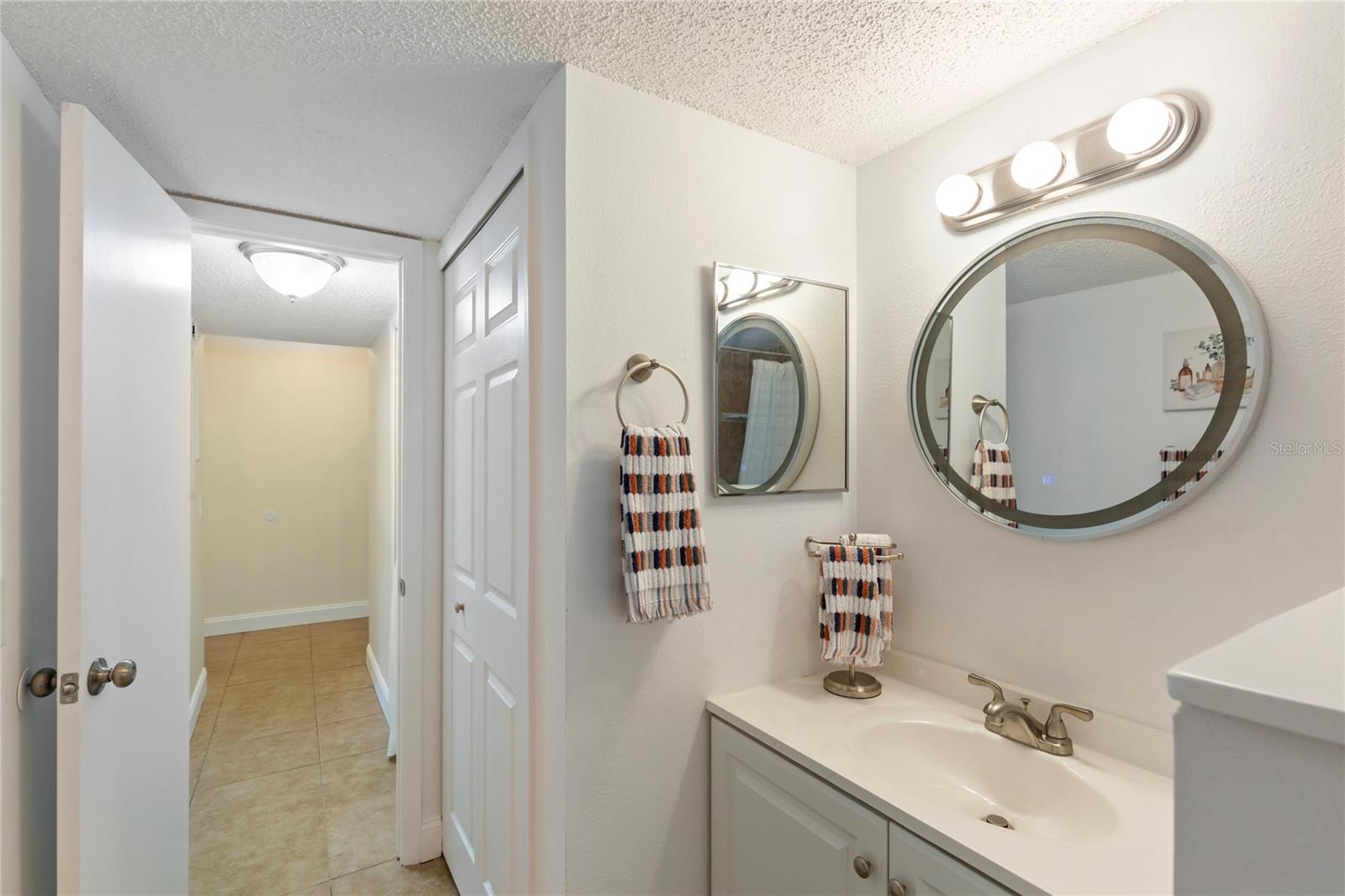 WOODTRAIL CONDO - Residential