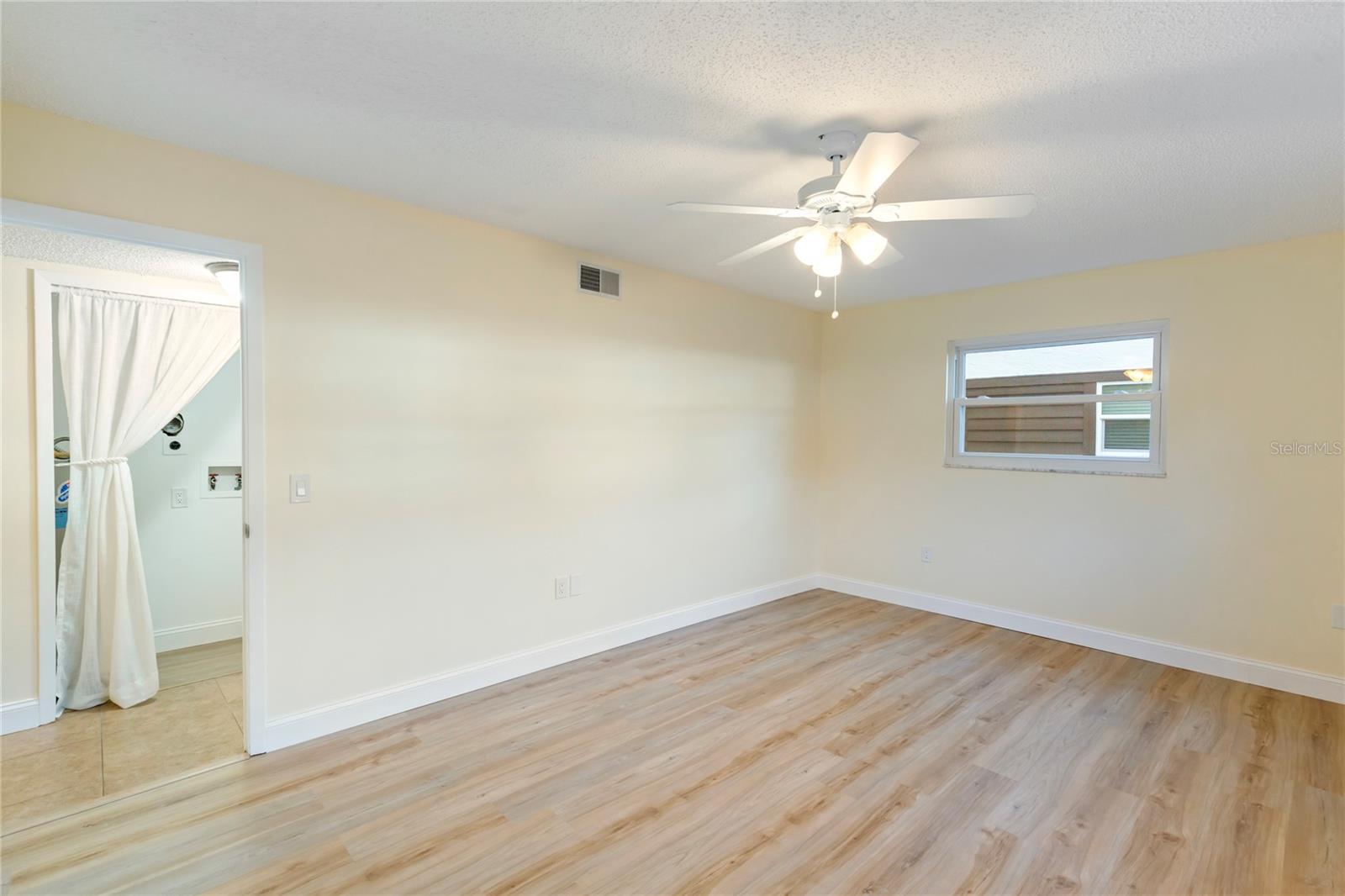 WOODTRAIL CONDO - Residential