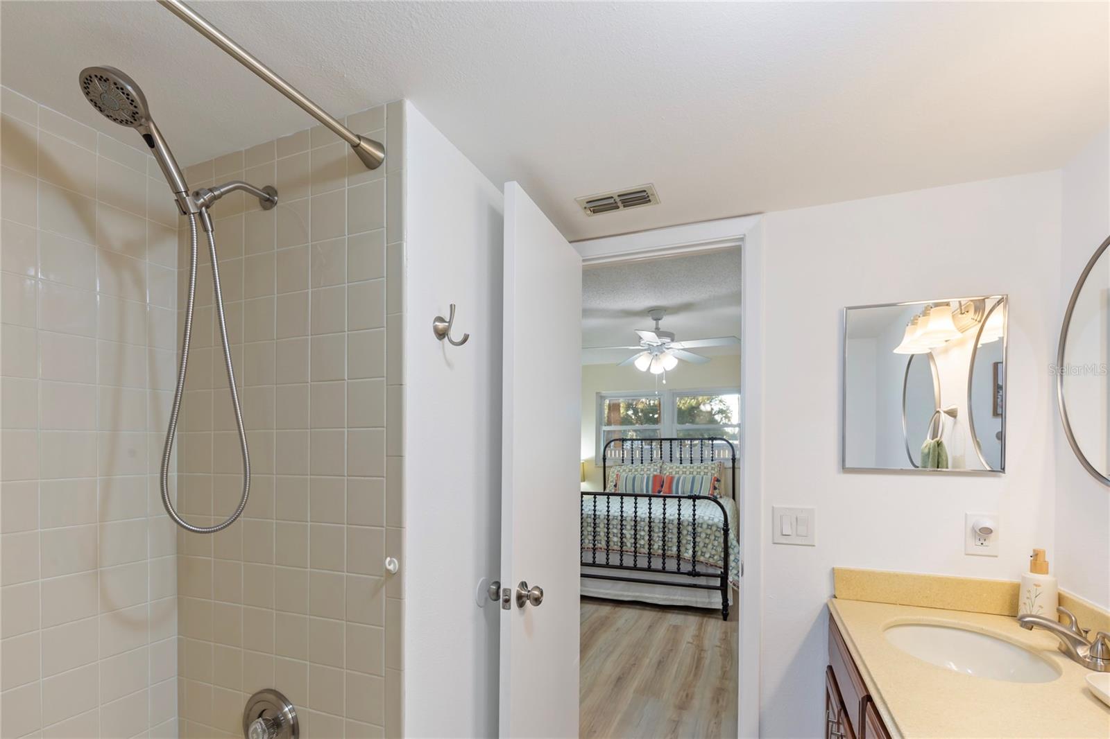 WOODTRAIL CONDO - Residential