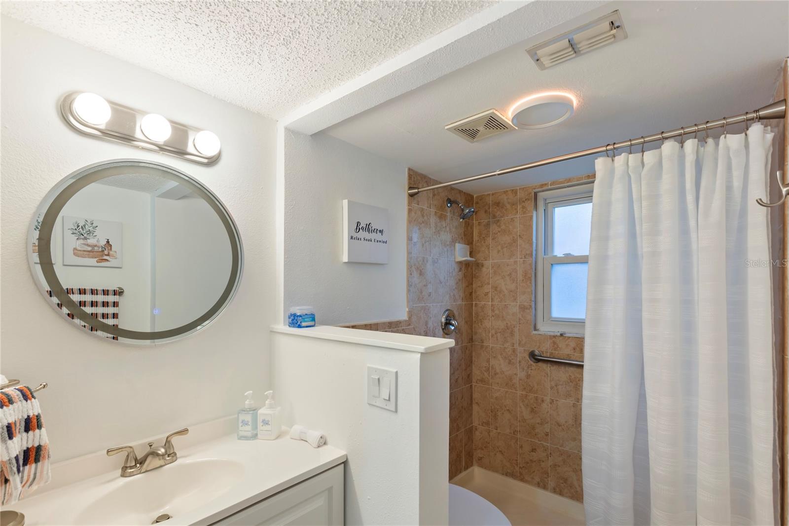 WOODTRAIL CONDO - Residential