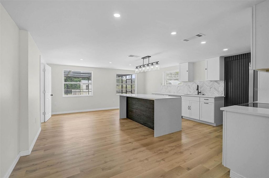Photo of 4603 Atlantic Avenue, Sarasota, FL 34233 (MLS # N6140937)