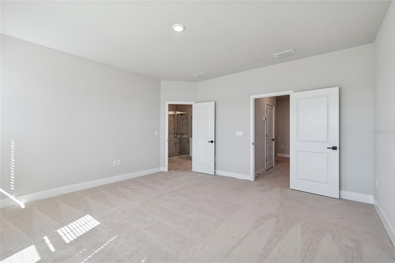 EMERALD LANDING AT WATERSIDE - Residential