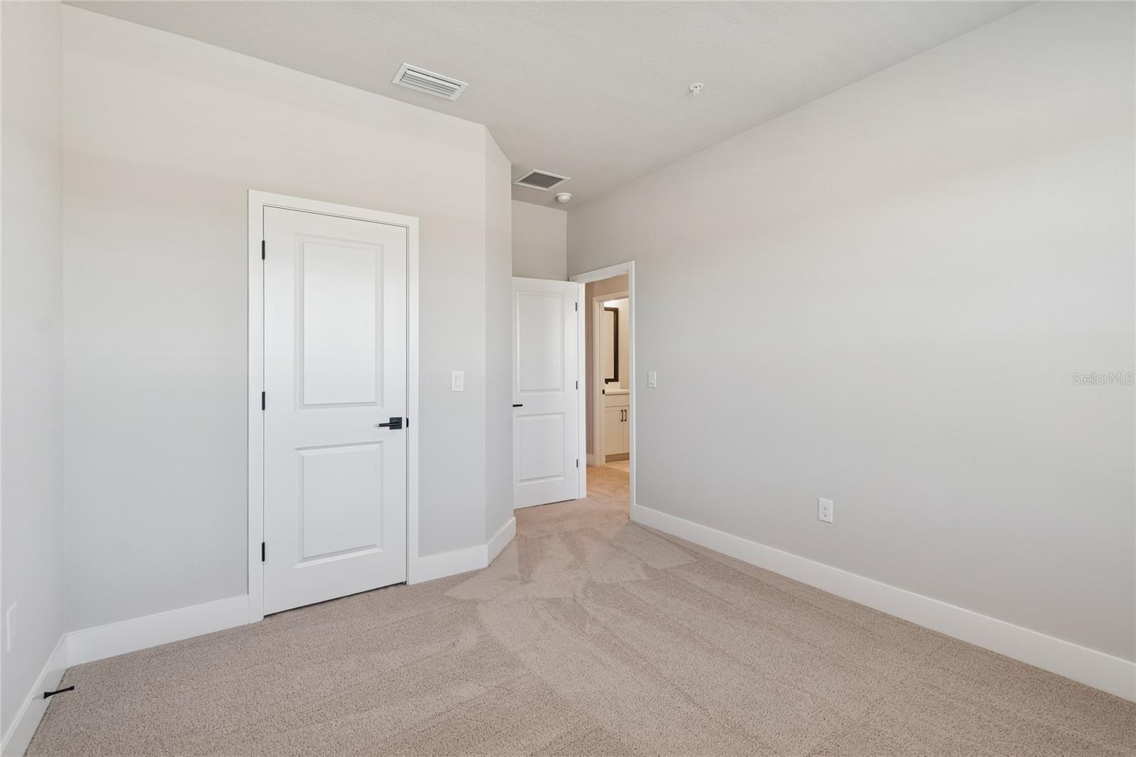 EMERALD LANDING AT WATERSIDE - Residential