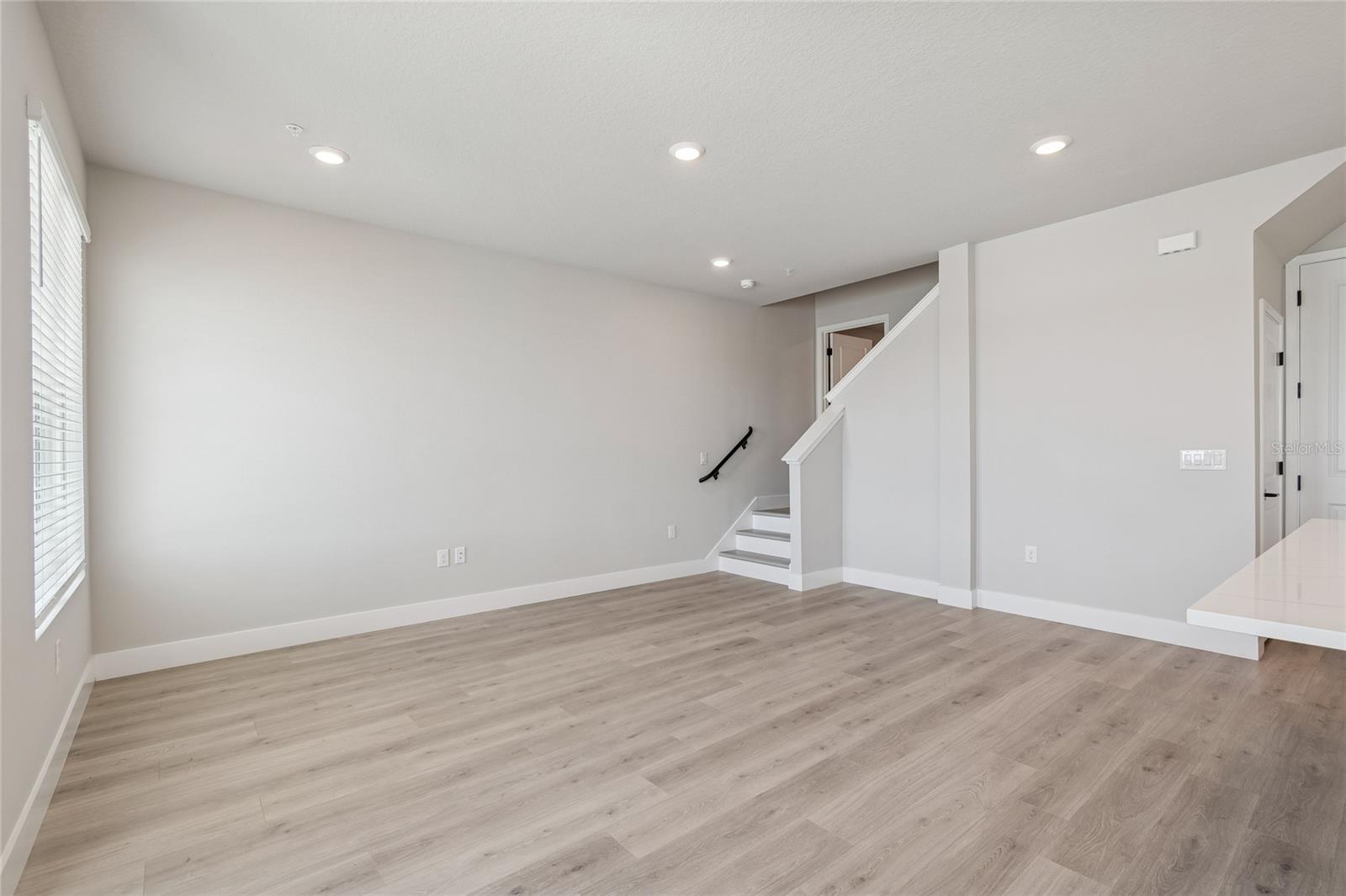 EMERALD LANDING AT WATERSIDE - Residential