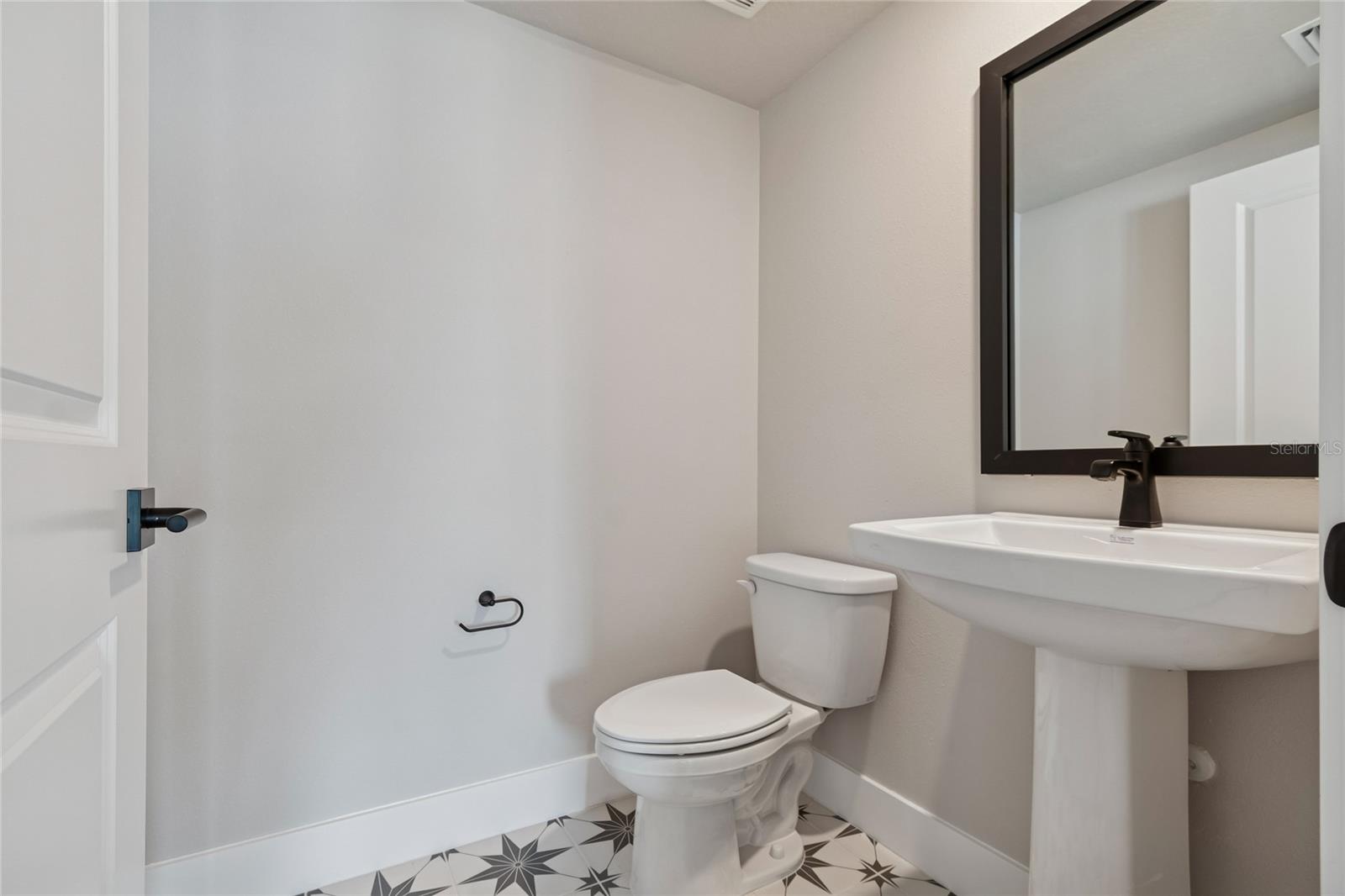 EMERALD LANDING AT WATERSIDE - Residential