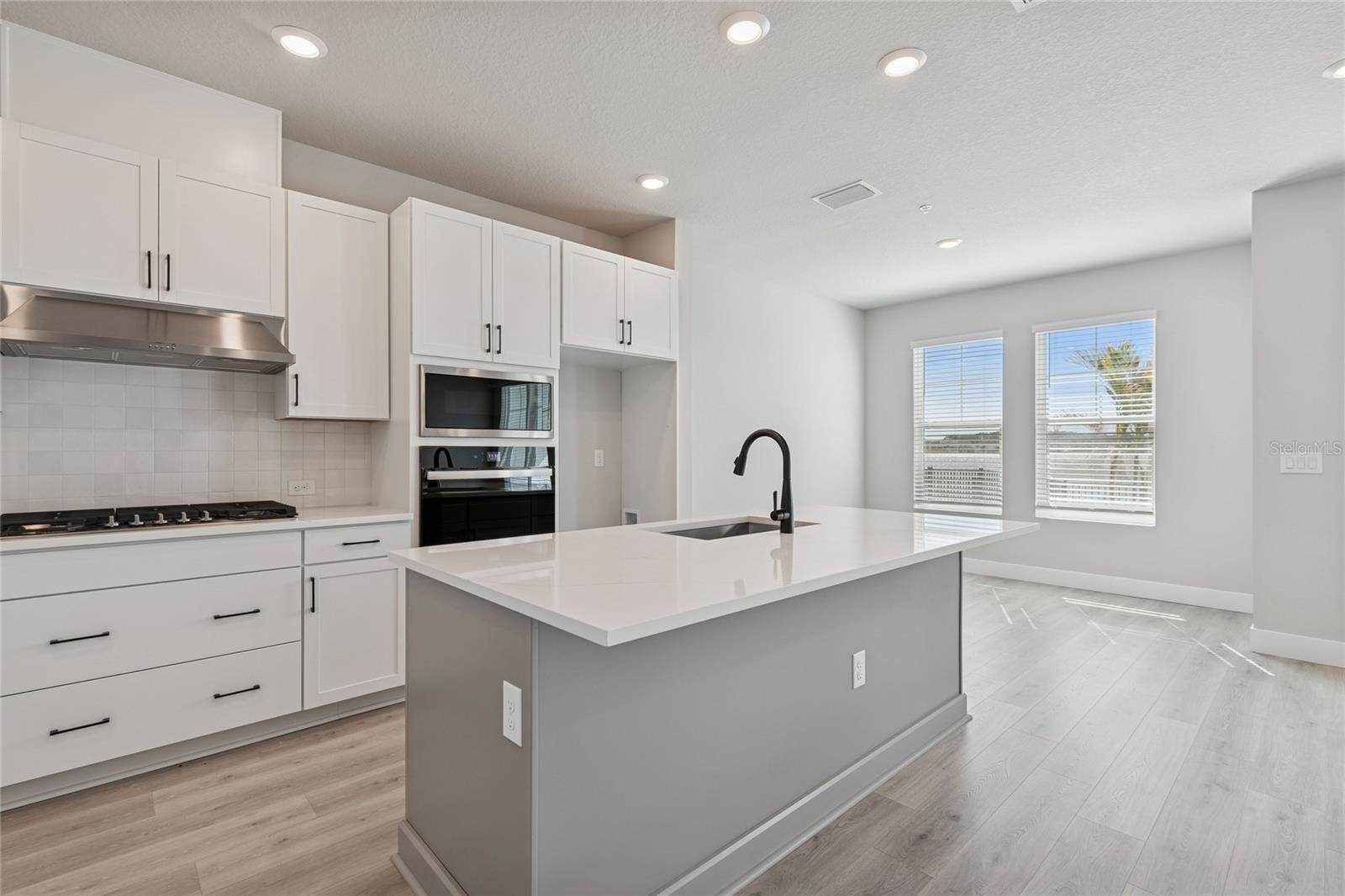 EMERALD LANDING AT WATERSIDE - Residential