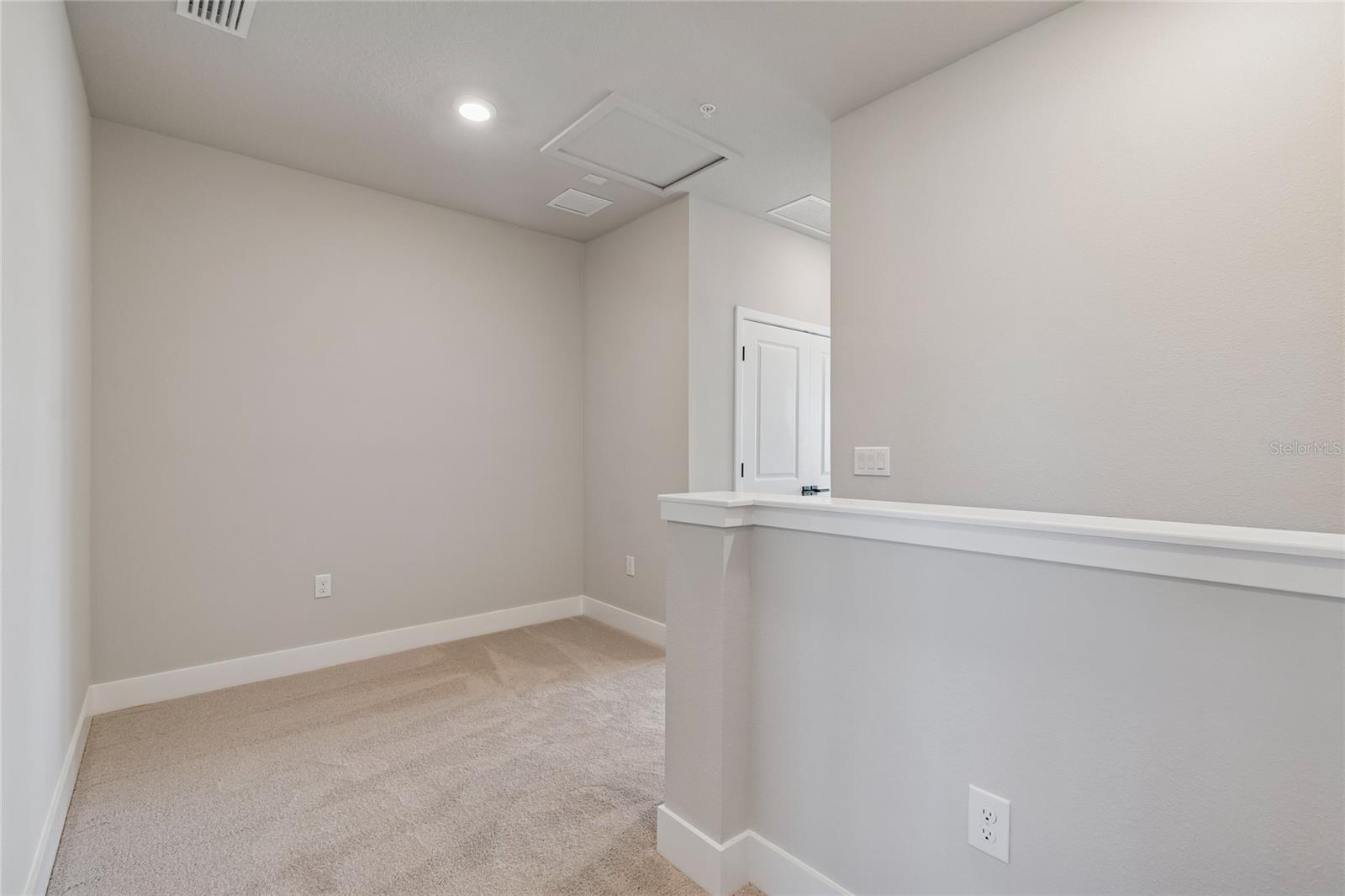 EMERALD LANDING AT WATERSIDE - Residential